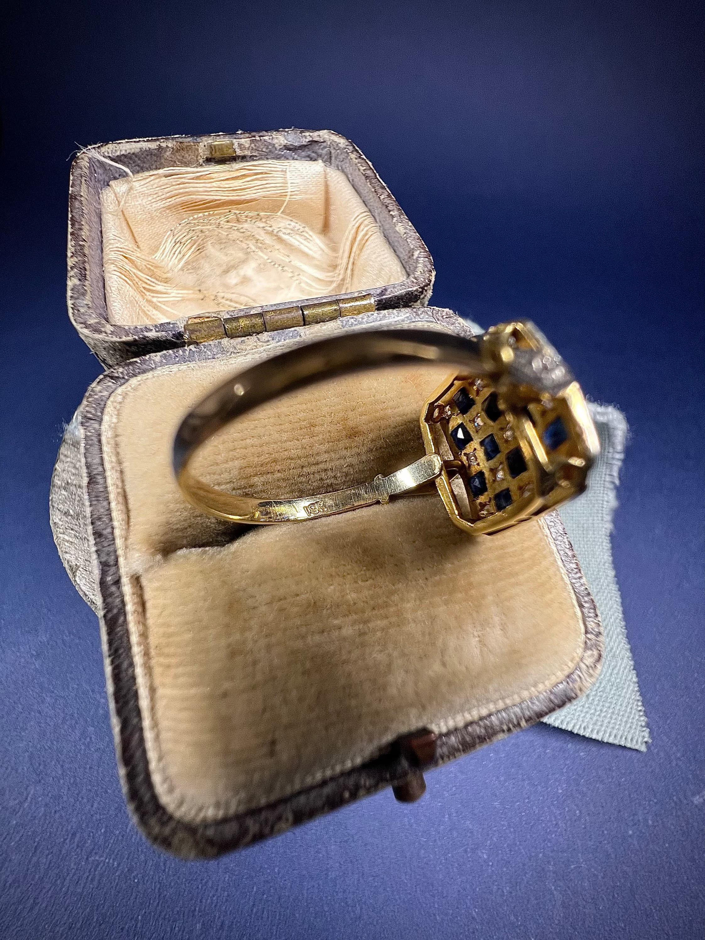 Antique 18ct Gold & Platinum Sapphire Diamond Chequerboard Ring In Good Condition For Sale In Brighton, GB