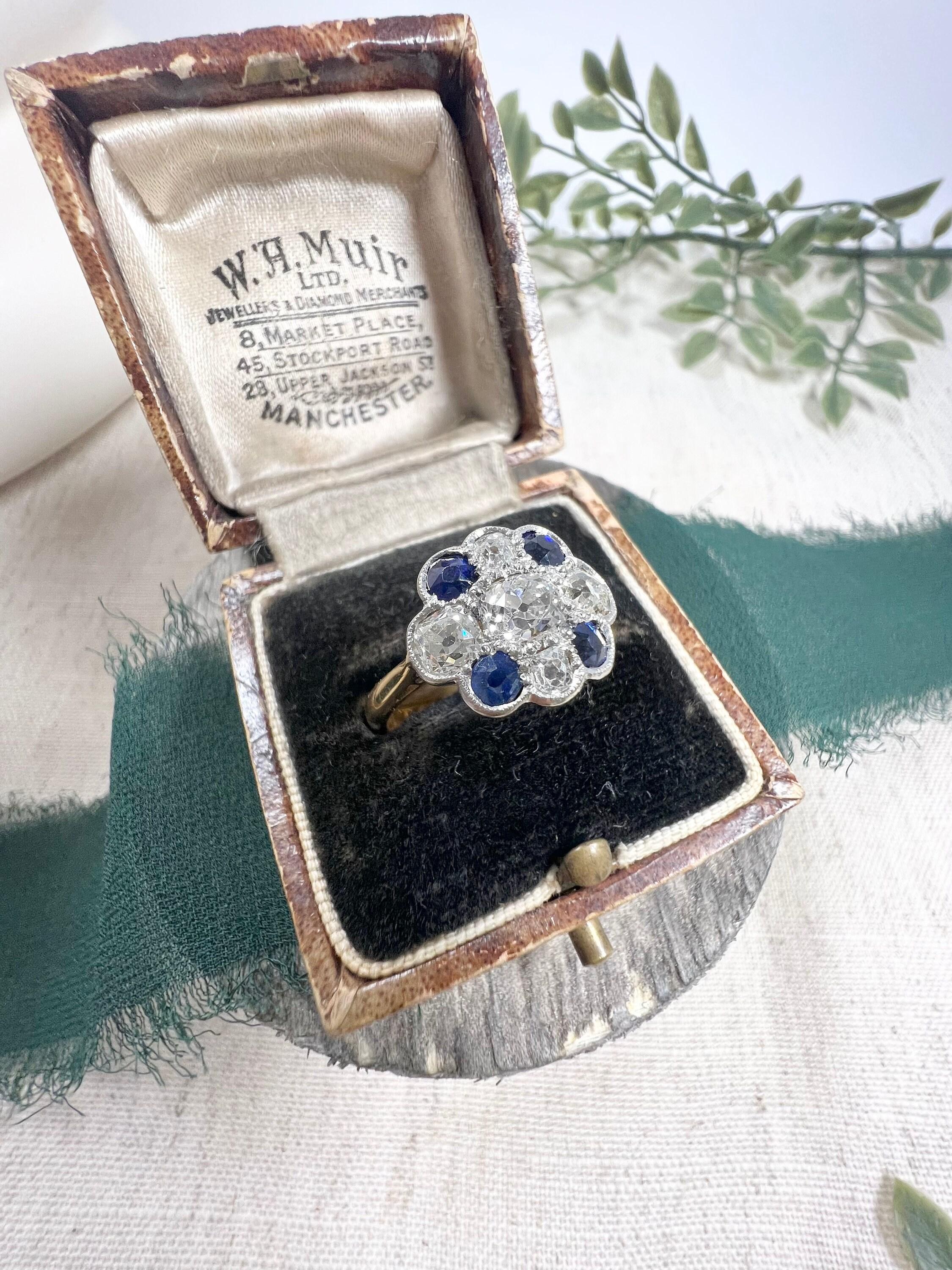 Antique 18ct Gold & Platinum Sapphire Diamond Daisy Cluster Ring In Good Condition For Sale In Brighton, GB