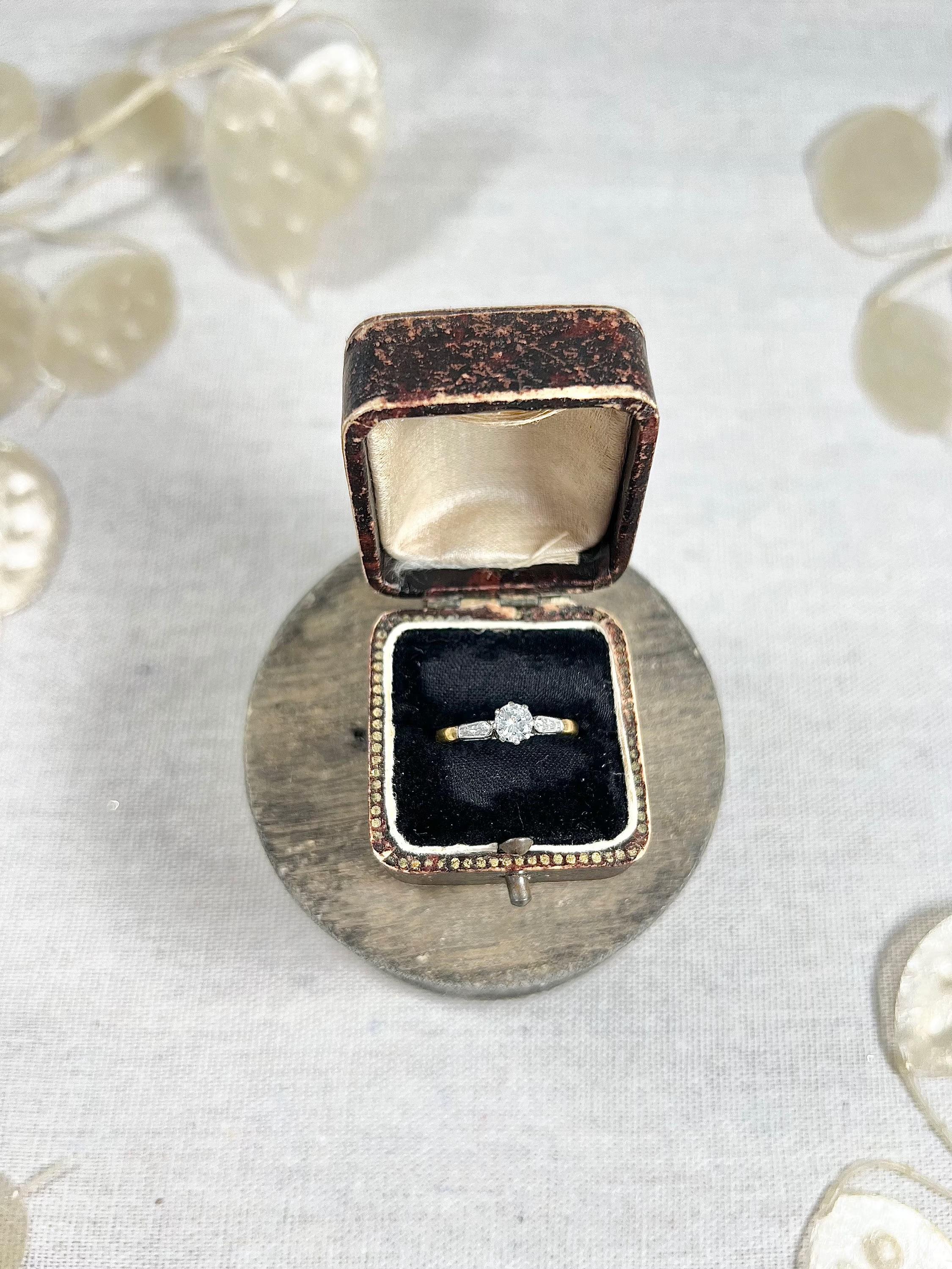 Antique 18ct Gold & Platinum Stamped, 1920s Single Stone Diamond Engagement Ring For Sale 6