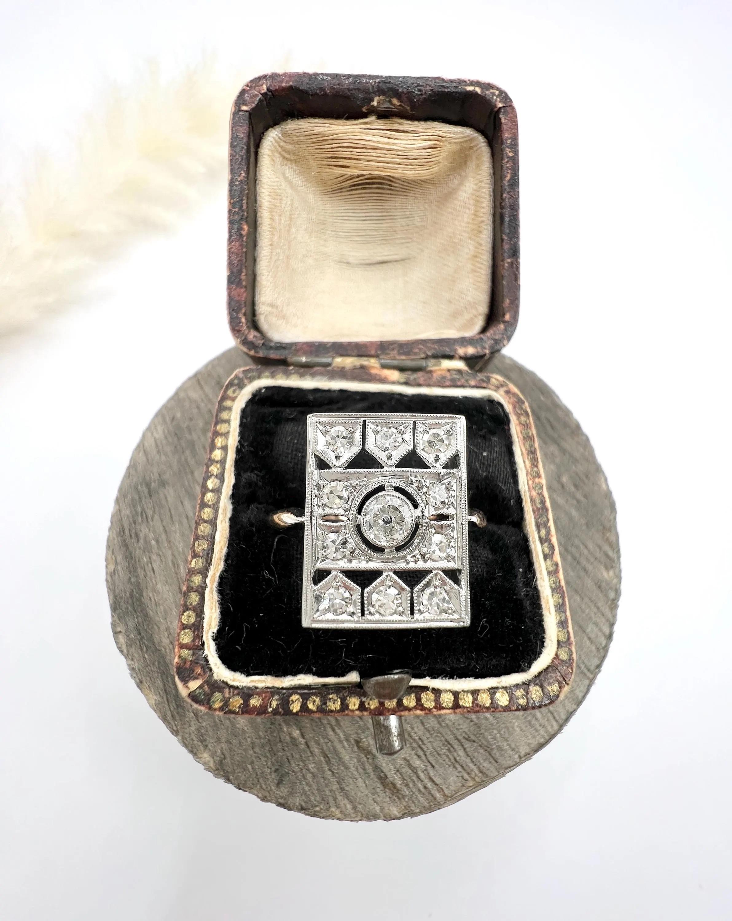 Bague ancienne en or 18ct et platine estampillé, bague de table à diamant de l'époque édouardienne en vente 5