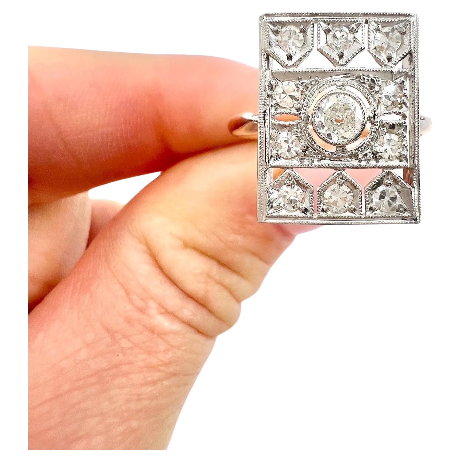 Antico anello in oro 18ct e platino con timbro, di epoca edoardiana, con tavoletta di diamanti