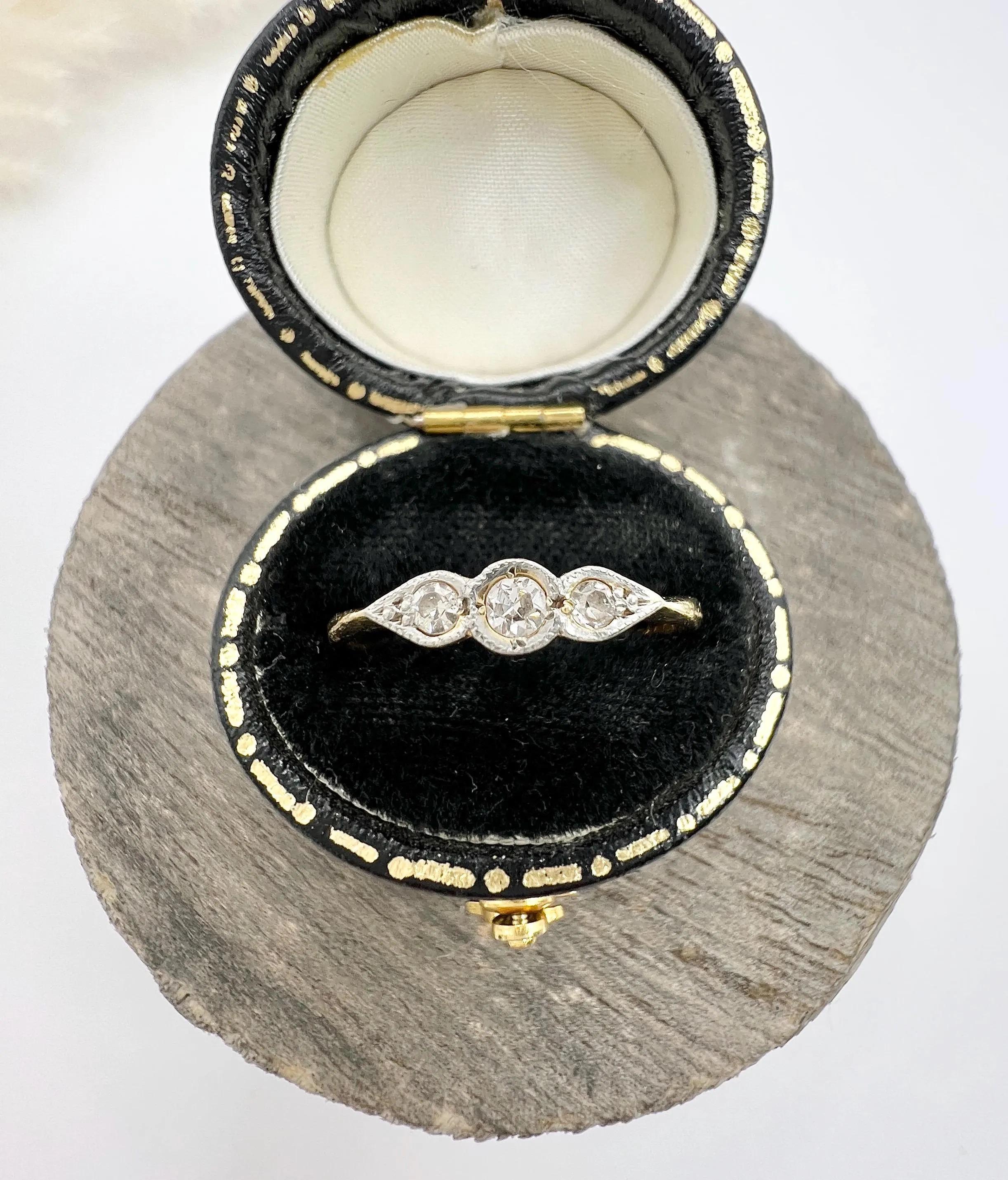 Antique 18ct Gold & Platinum Stamped, Edwardian era Diamond Three Stone Ring 3