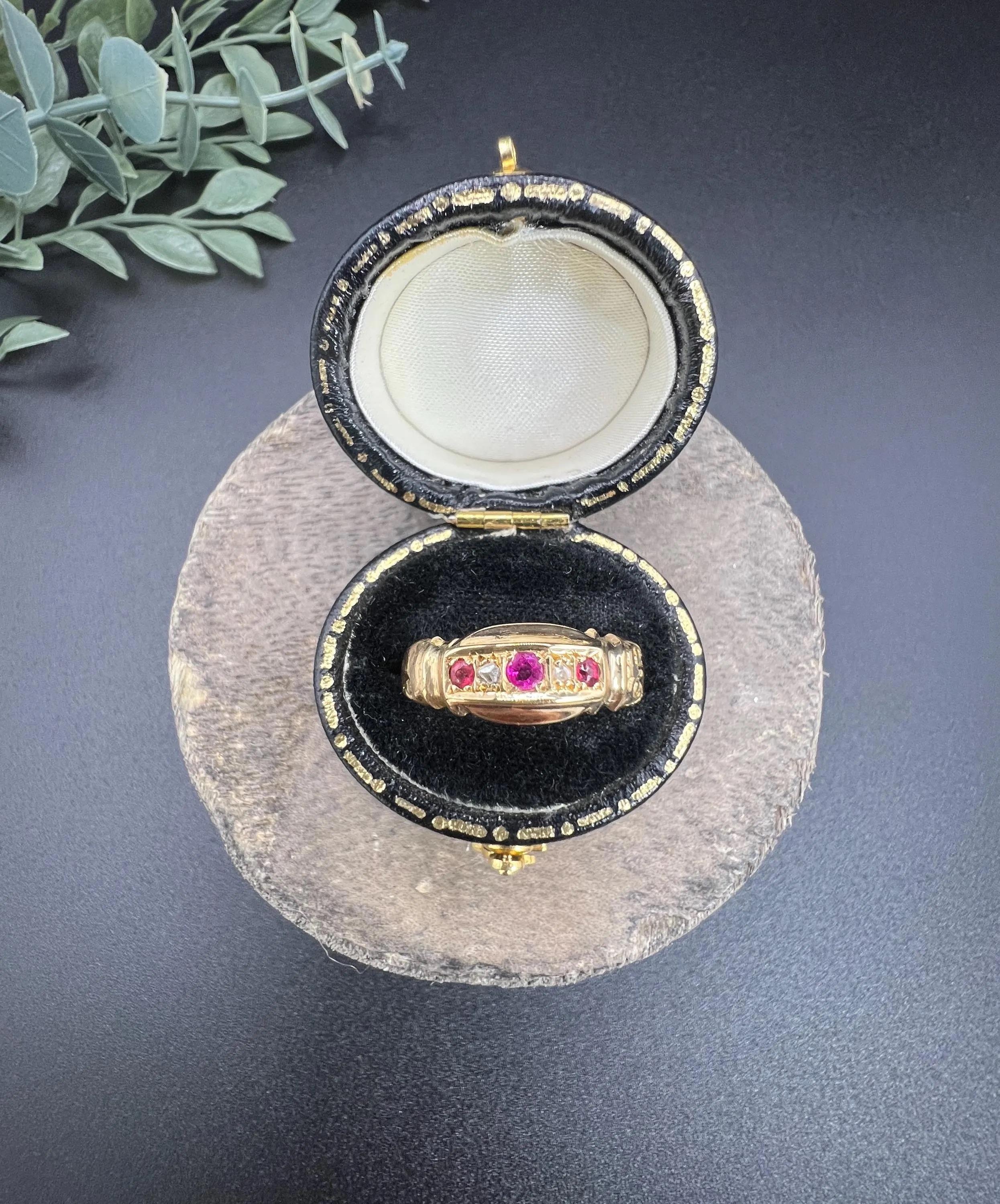 Antique 18ct Gold, Ruby & Diamond Five Stone Ring, Hallmarked Chester 1918 For Sale 4