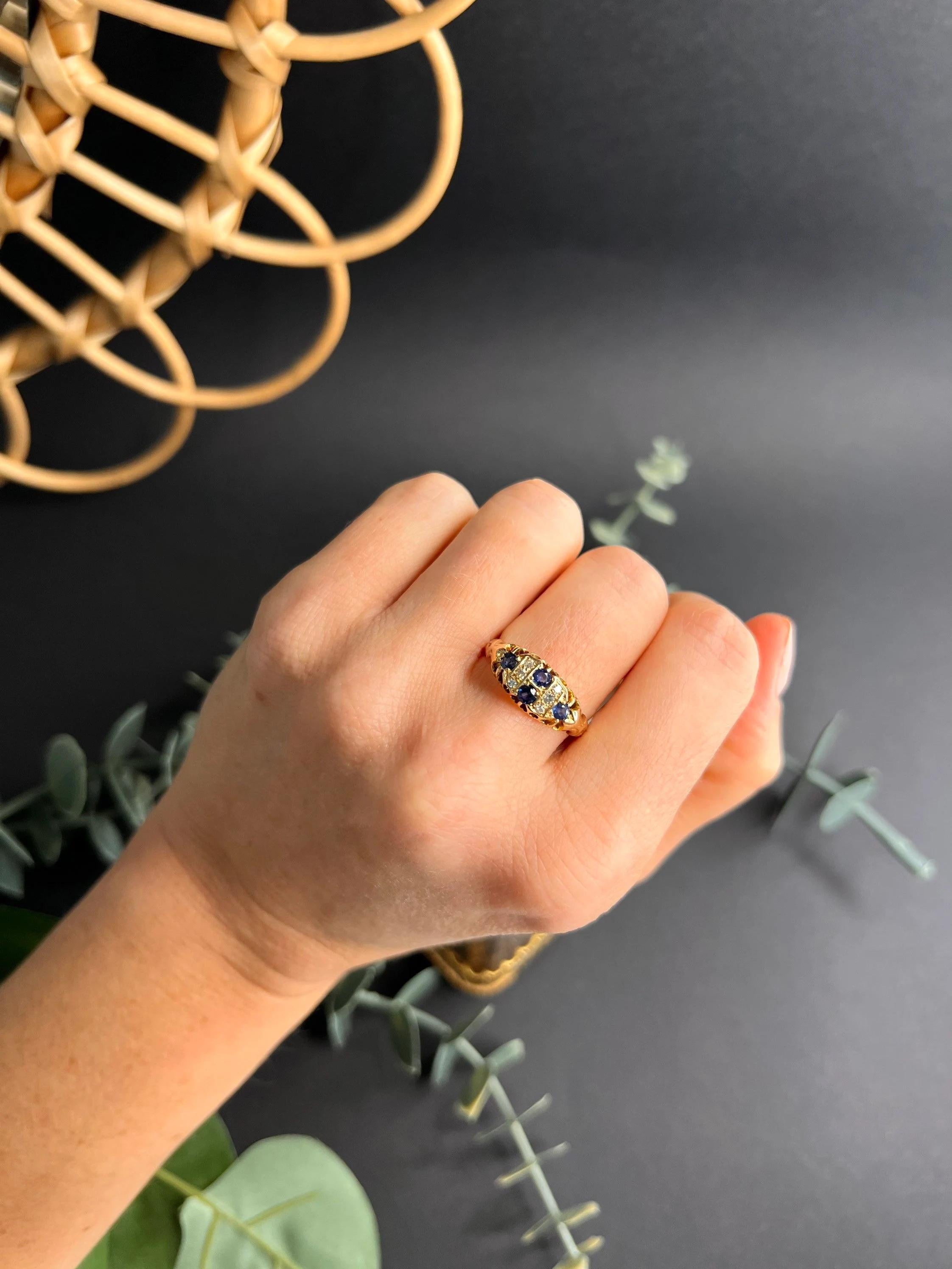 Bague chequeboard ancienne en or 18 carats, saphir et diamants en vente 5