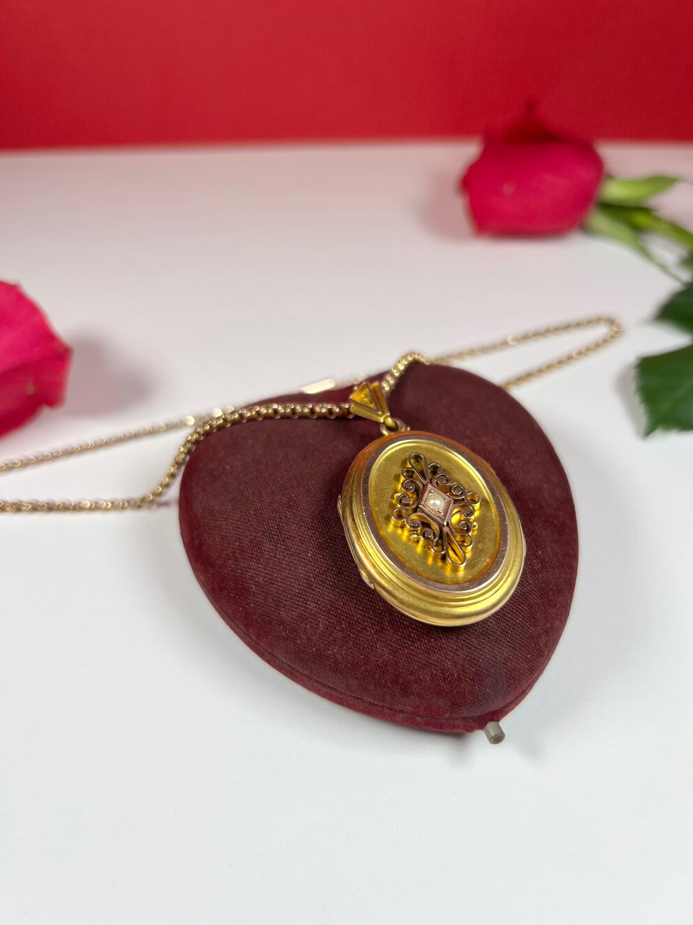 Antique 18ct Gold & Seed Pearl Victorian Locket In Good Condition In Brighton, GB