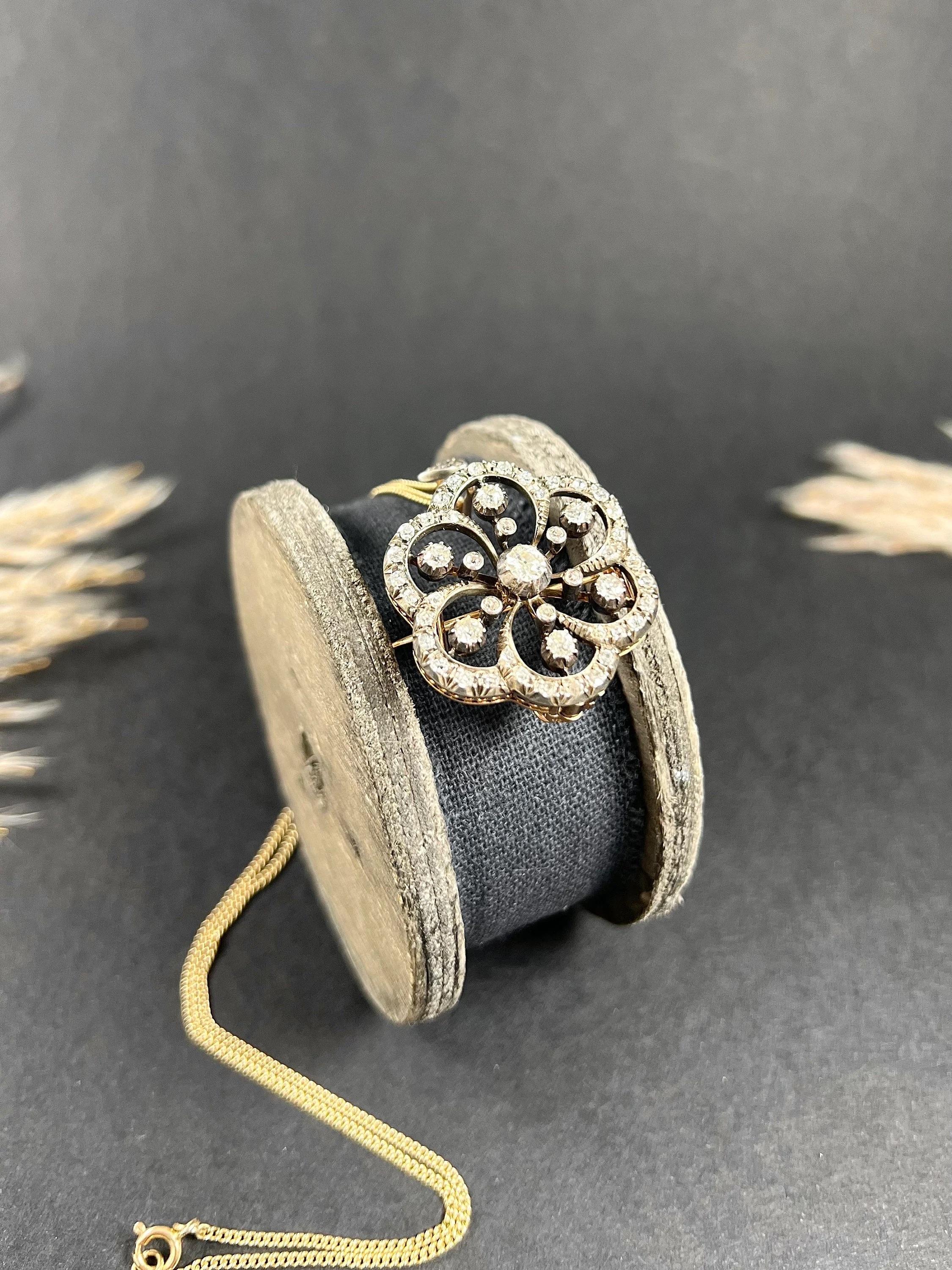 Antique 18ct Gold & Silver, Early Victorian Diamond Flower Pendant/Brooch For Sale 5