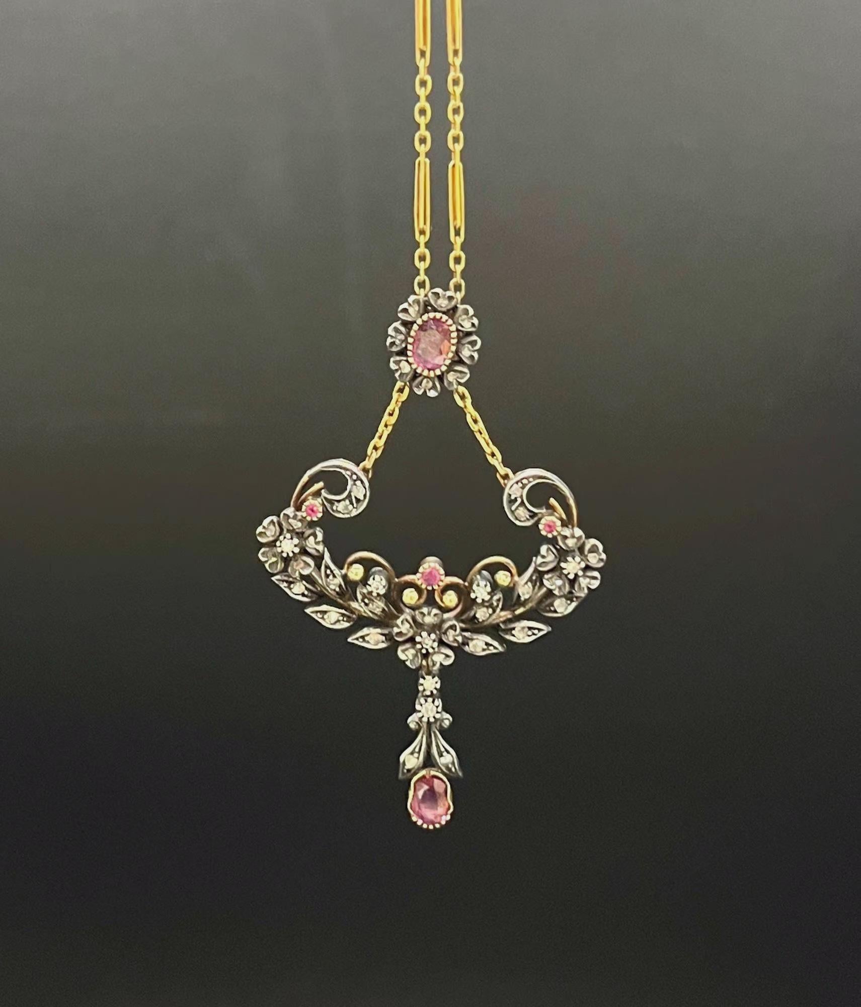 Antico pendente floreale vittoriano in oro e argento 18ct con diamanti e rubini, CIRCA 1900 in vendita 5