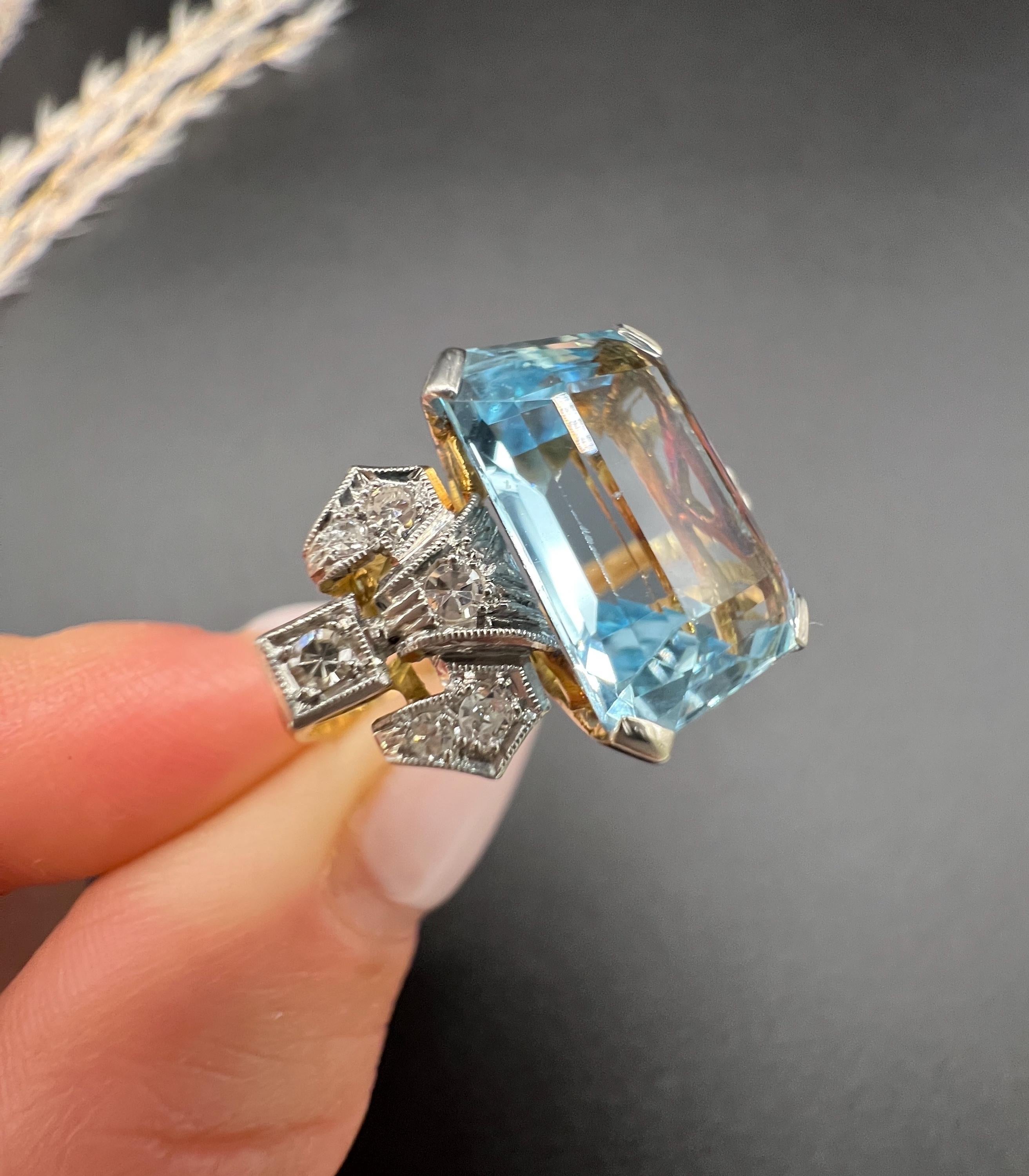 Taille émeraude Bague cocktail ancienne en or 18ct estampillée, aigue-marine taille émeraude et diamant des années 1920 en vente