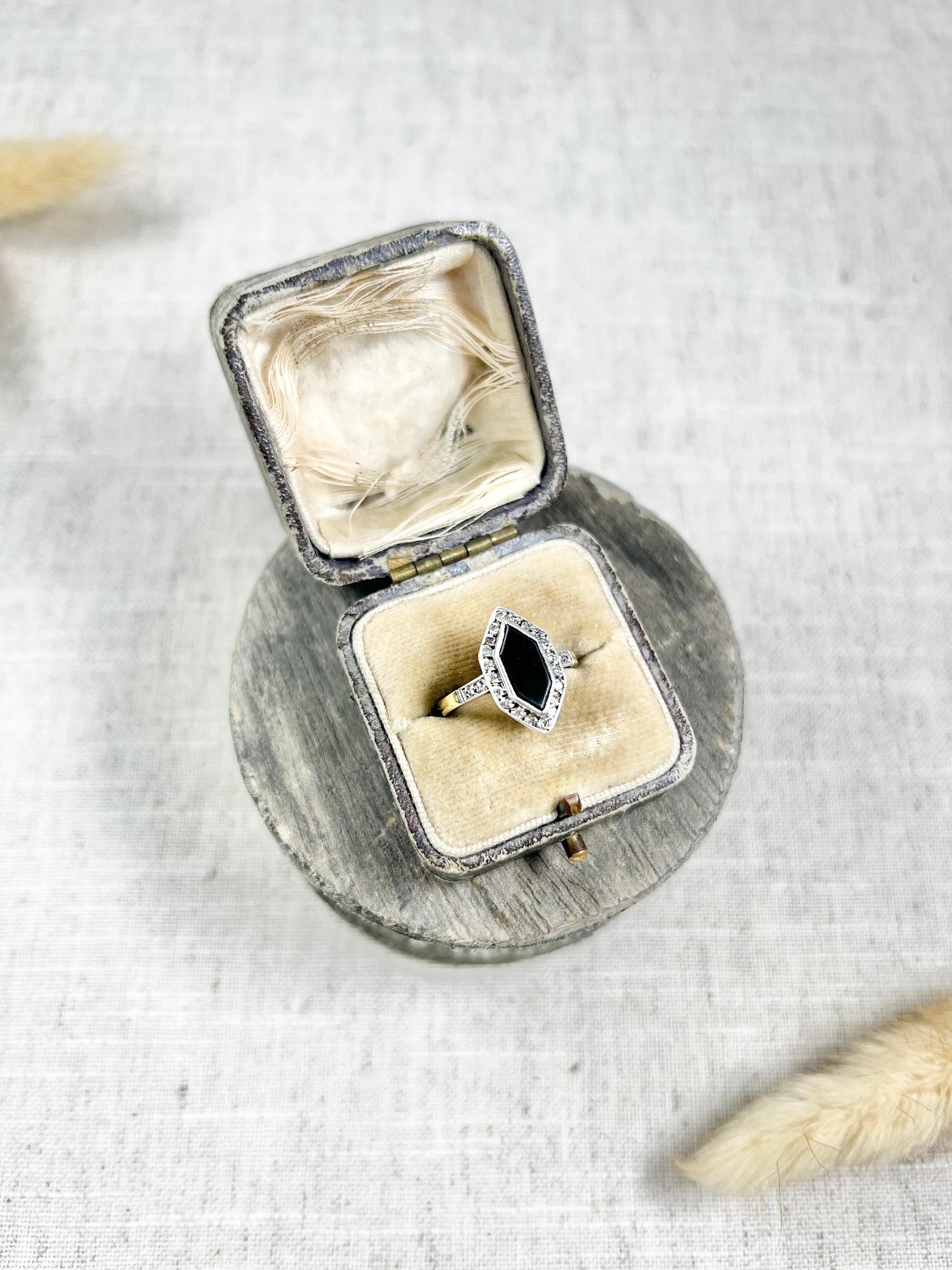 Antique 18ct Gold Stamped, 1920’s Onyx & Diamond Marquise Ring For Sale 4