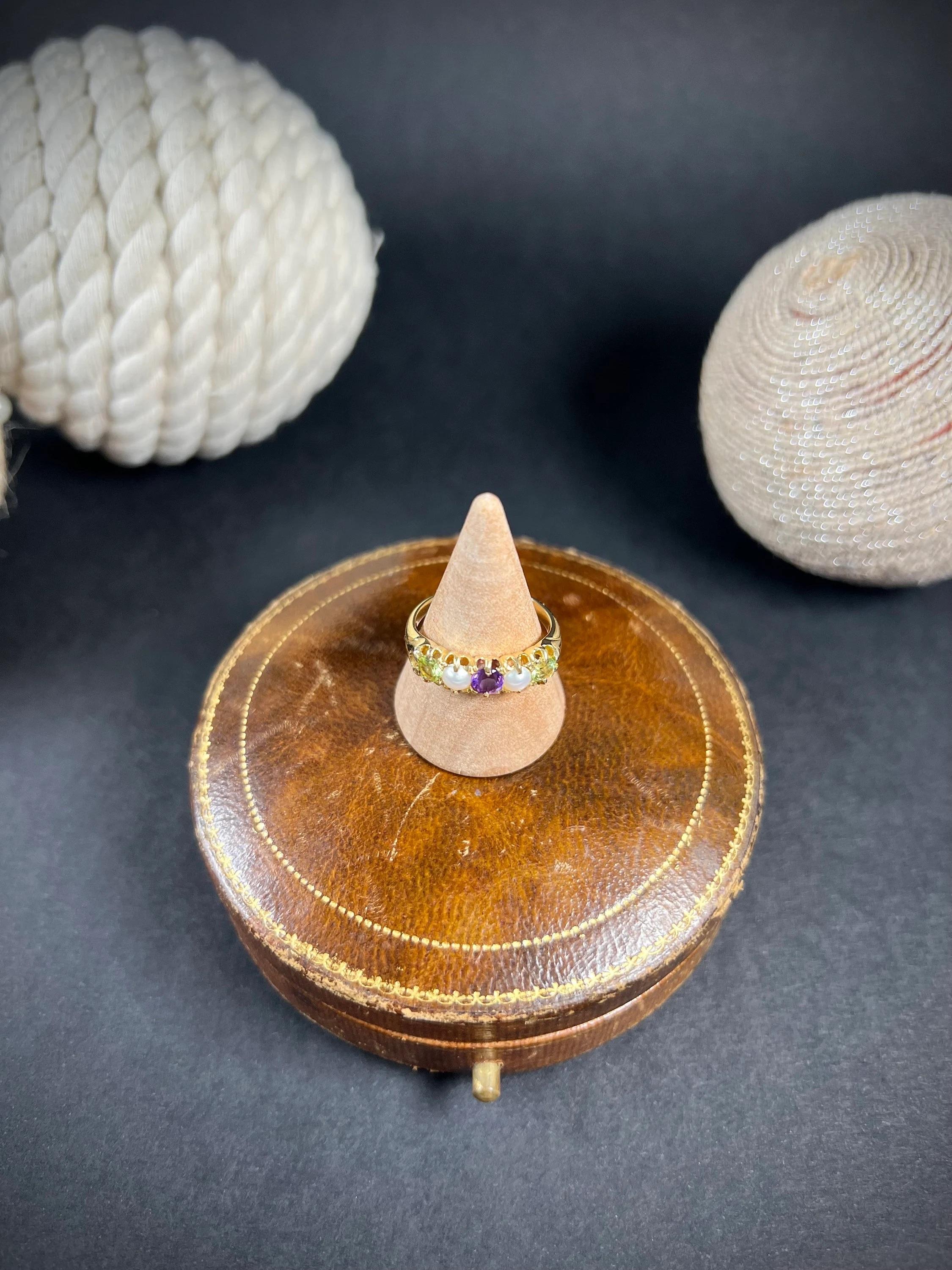 Antiker Suffragette-Ring aus 18 Karat Gold, gestempelt, edwardianisch, Amethyst, Perle und Peridot im Zustand „Gut“ im Angebot in Brighton, GB