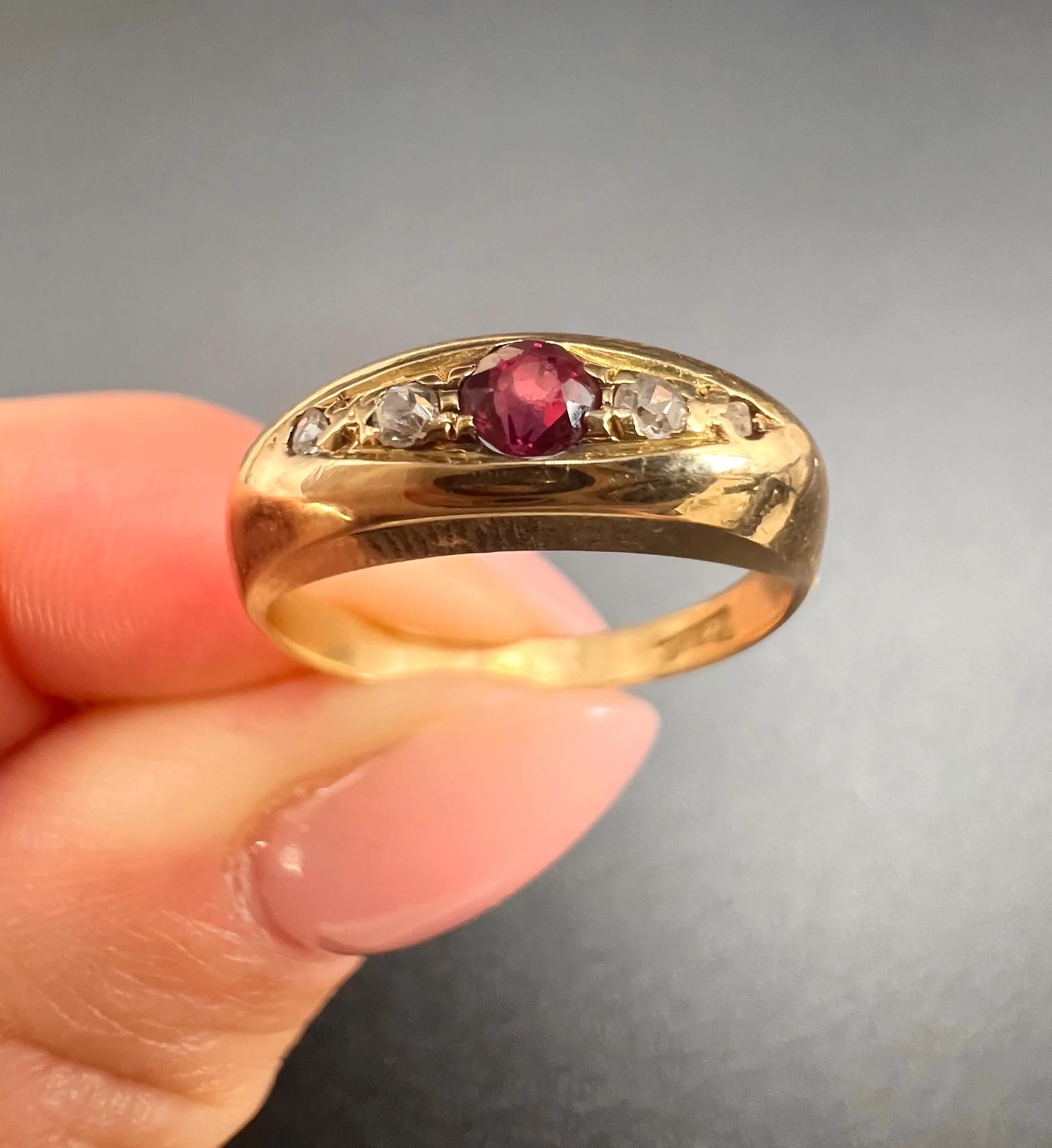 Antique 18ct Gold Stamped, Edwardian Ruby & Diamond Five Stone Boat Shaped Ring For Sale 2