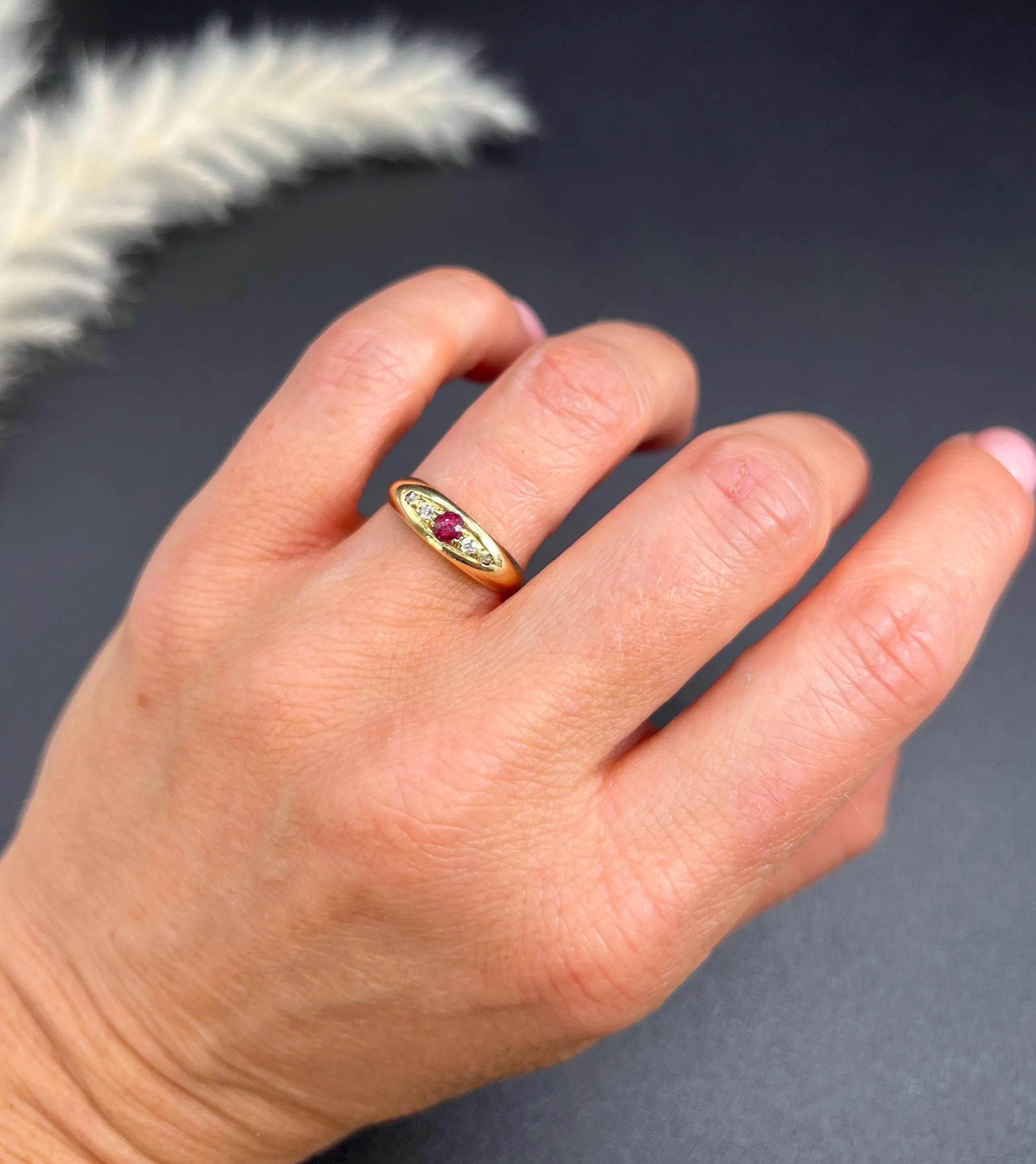 Antique 18ct Gold Stamped, Edwardian Ruby & Diamond Five Stone Boat Shaped Ring For Sale 3