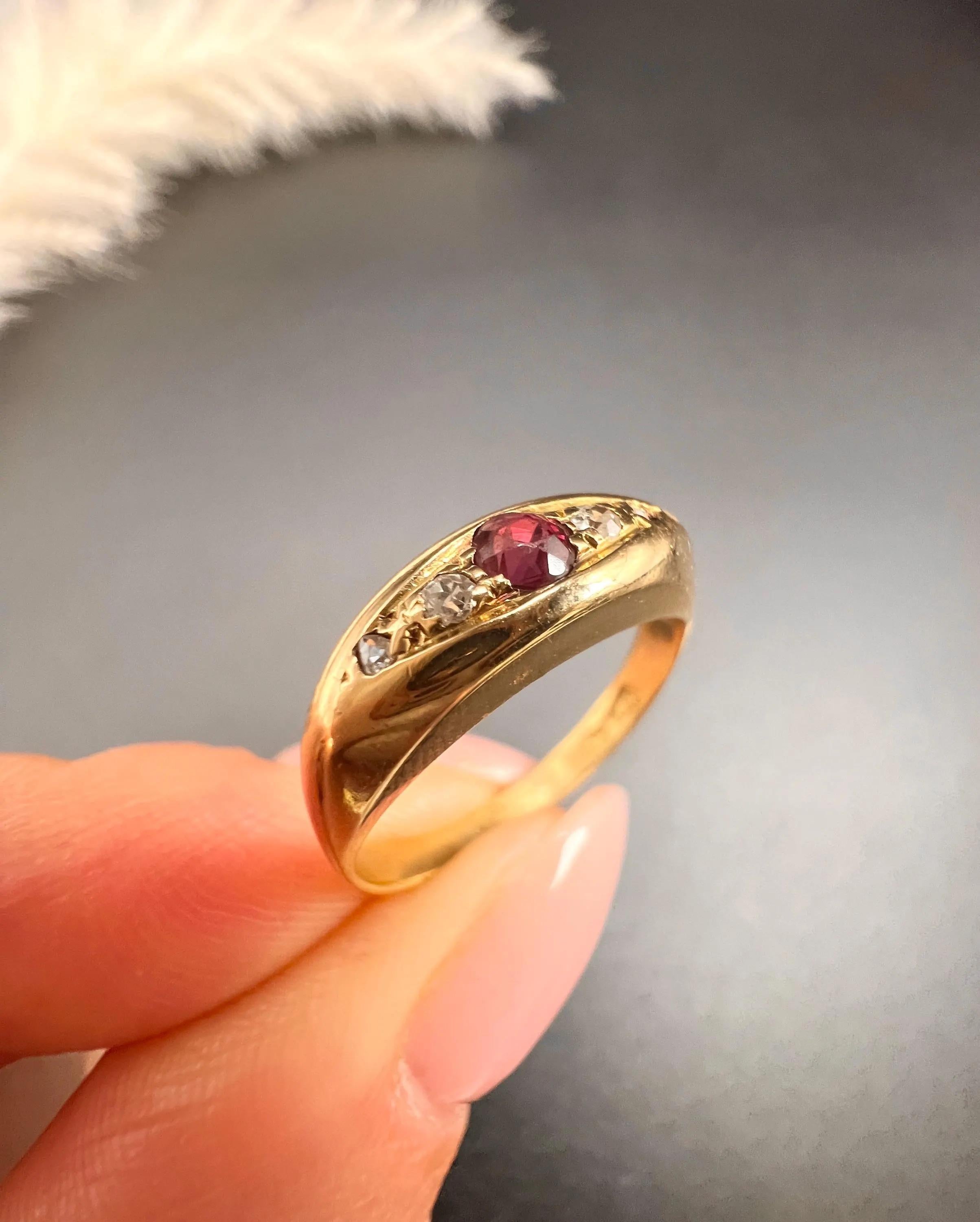 Antique 18ct Gold Stamped, Edwardian Ruby & Diamond Five Stone Boat Shaped Ring For Sale 4