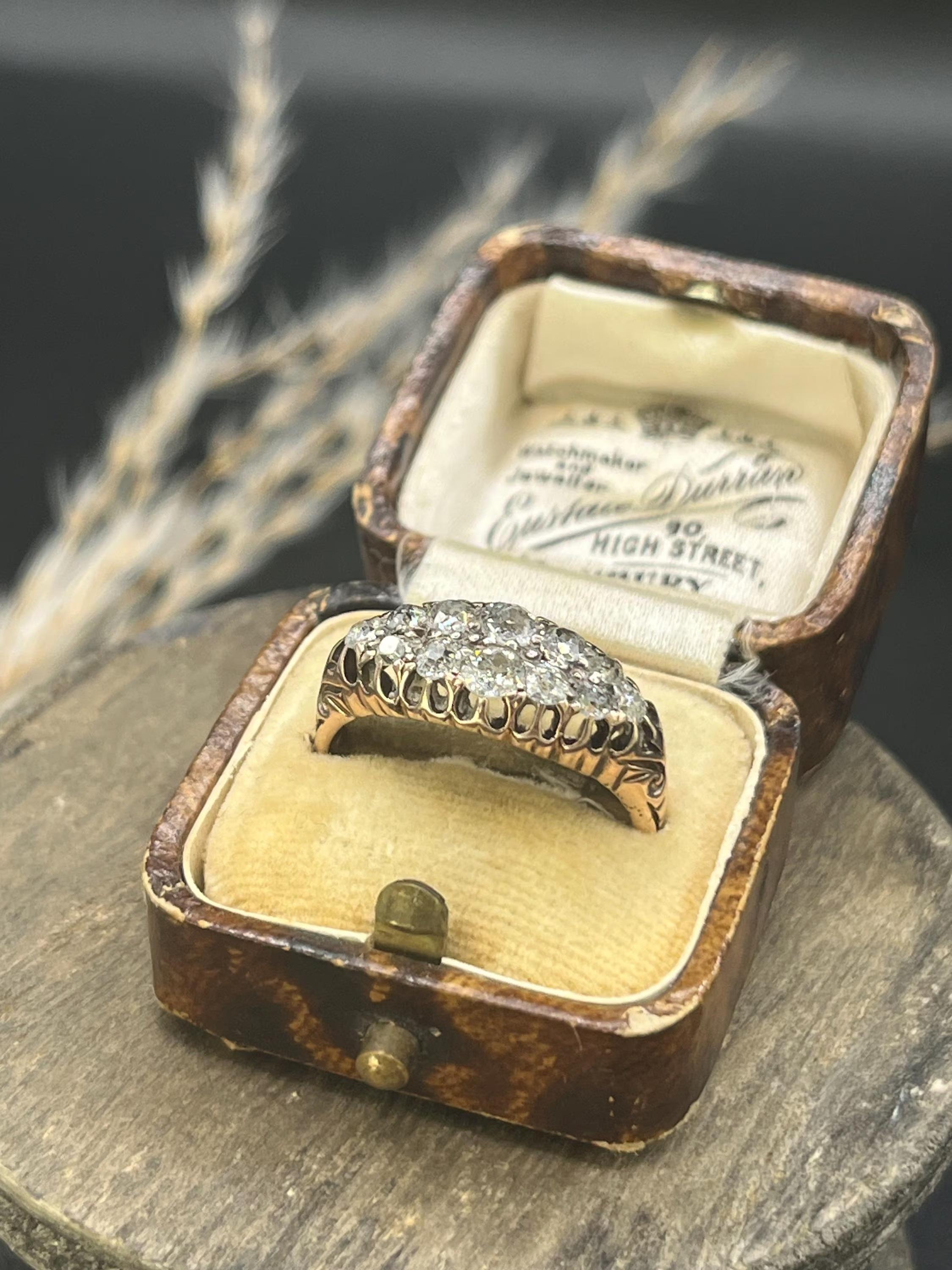 Antiguo anillo victoriano de diamantes en forma de barco, estampado en oro de 18 ct, circa 1880 en venta 4