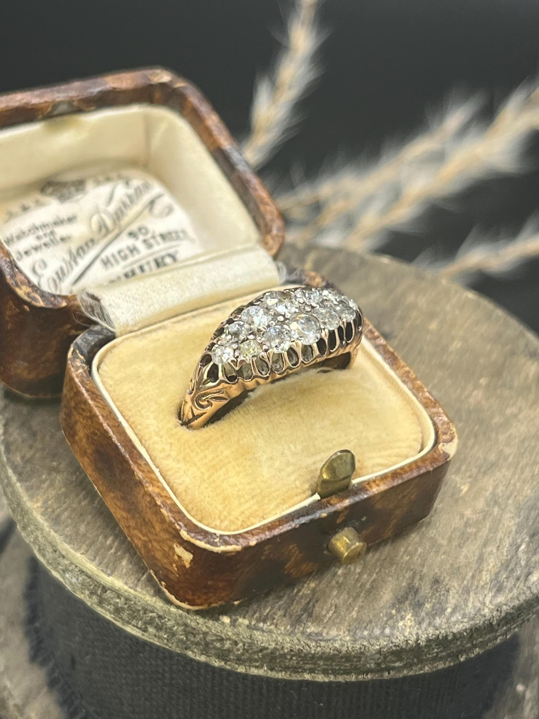 Antiguo anillo victoriano de diamantes en forma de barco, estampado en oro de 18 ct, circa 1880 Corte europeo antiguo en venta