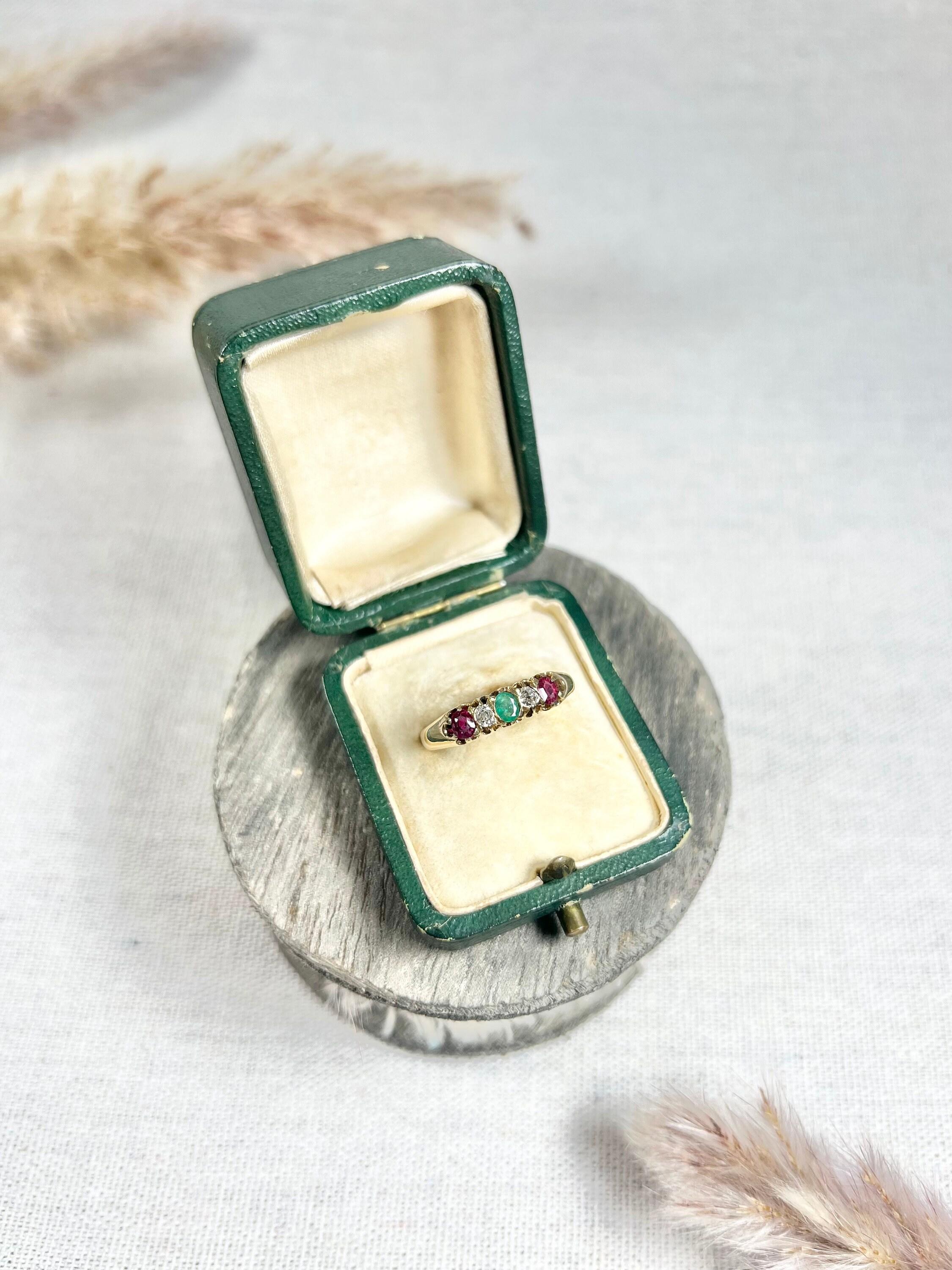 Antique 18ct Gold, Victorian 5 Stone Emerald, Ruby & Diamond Ring In Good Condition In Brighton, GB
