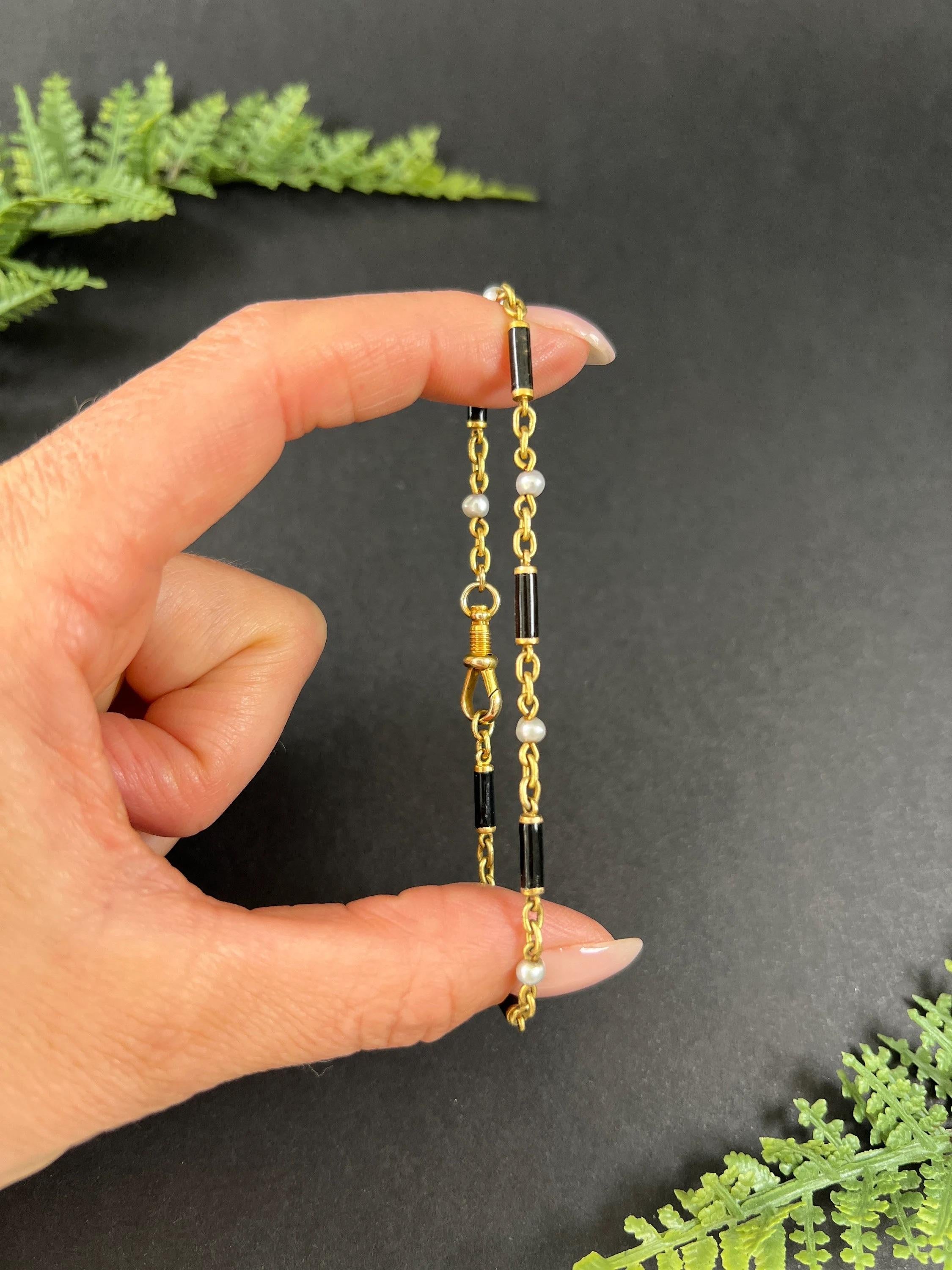 Antique 18ct Gold, Victorian Black Enamel & Pearl Bracelet with Swivel Clasp In Good Condition For Sale In Brighton, GB