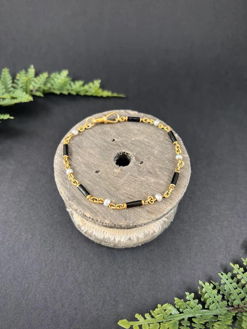 Antique 18ct Gold, Victorian Black Enamel & Pearl Bracelet with Swivel Clasp For Sale 4