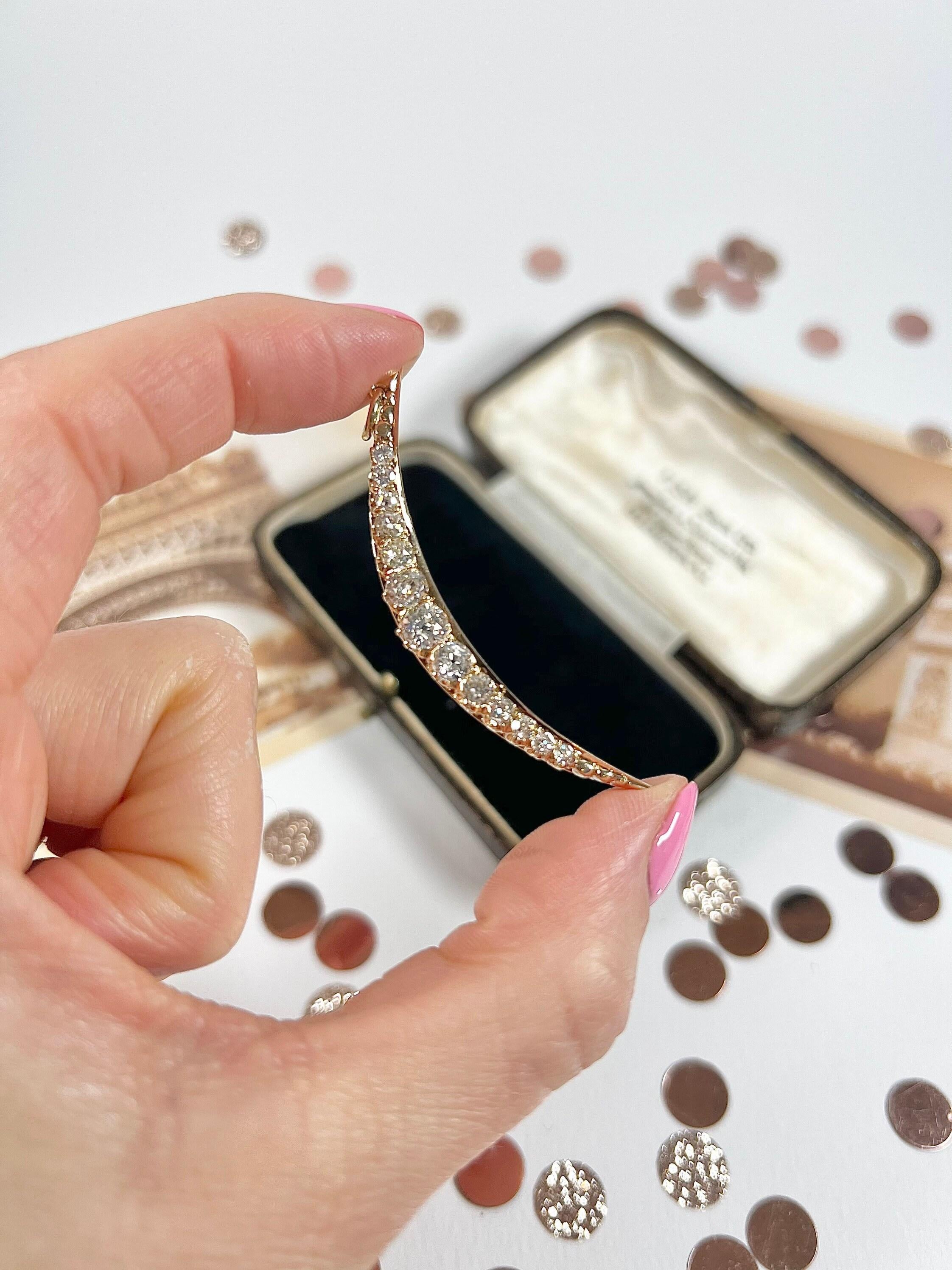 Pendentif victorien ancien en or 18 carats avec croissant de diamants en vente 2