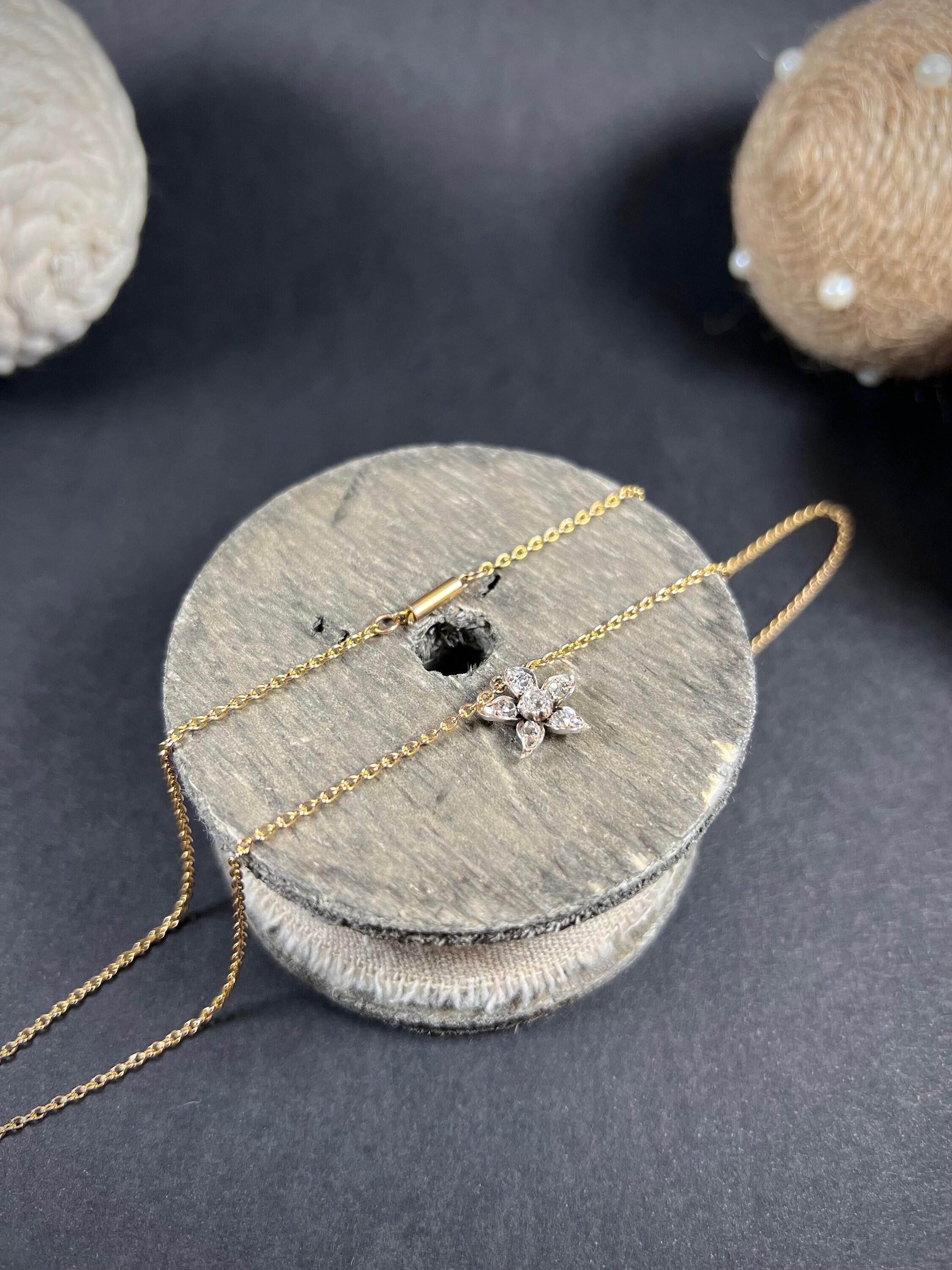 Antique 18ct Gold Victorian Diamond Flower Pendant Necklace For Sale 1