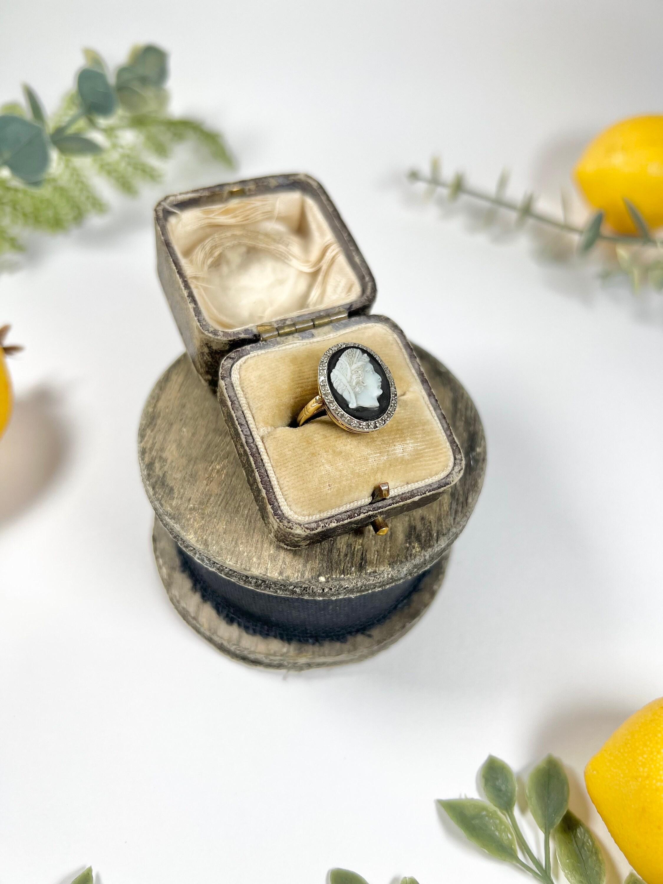 Anillo Retrato Camafeo Victoriano de Oro 18ct Antiguo con Diamantes y Piedra Dura en venta 6