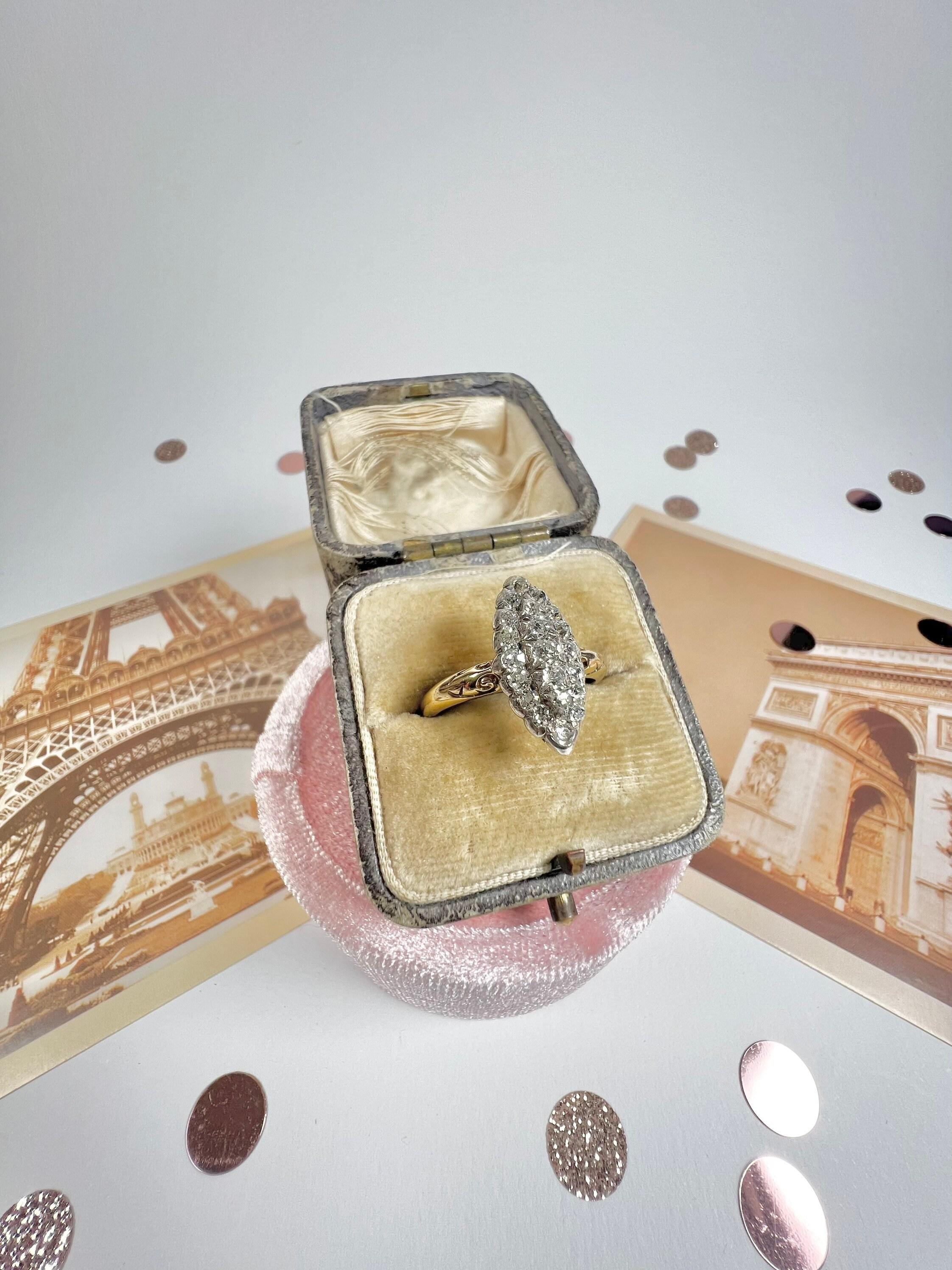 Bague marquise victorienne ancienne en or 18 carats avec diamants en vente 3
