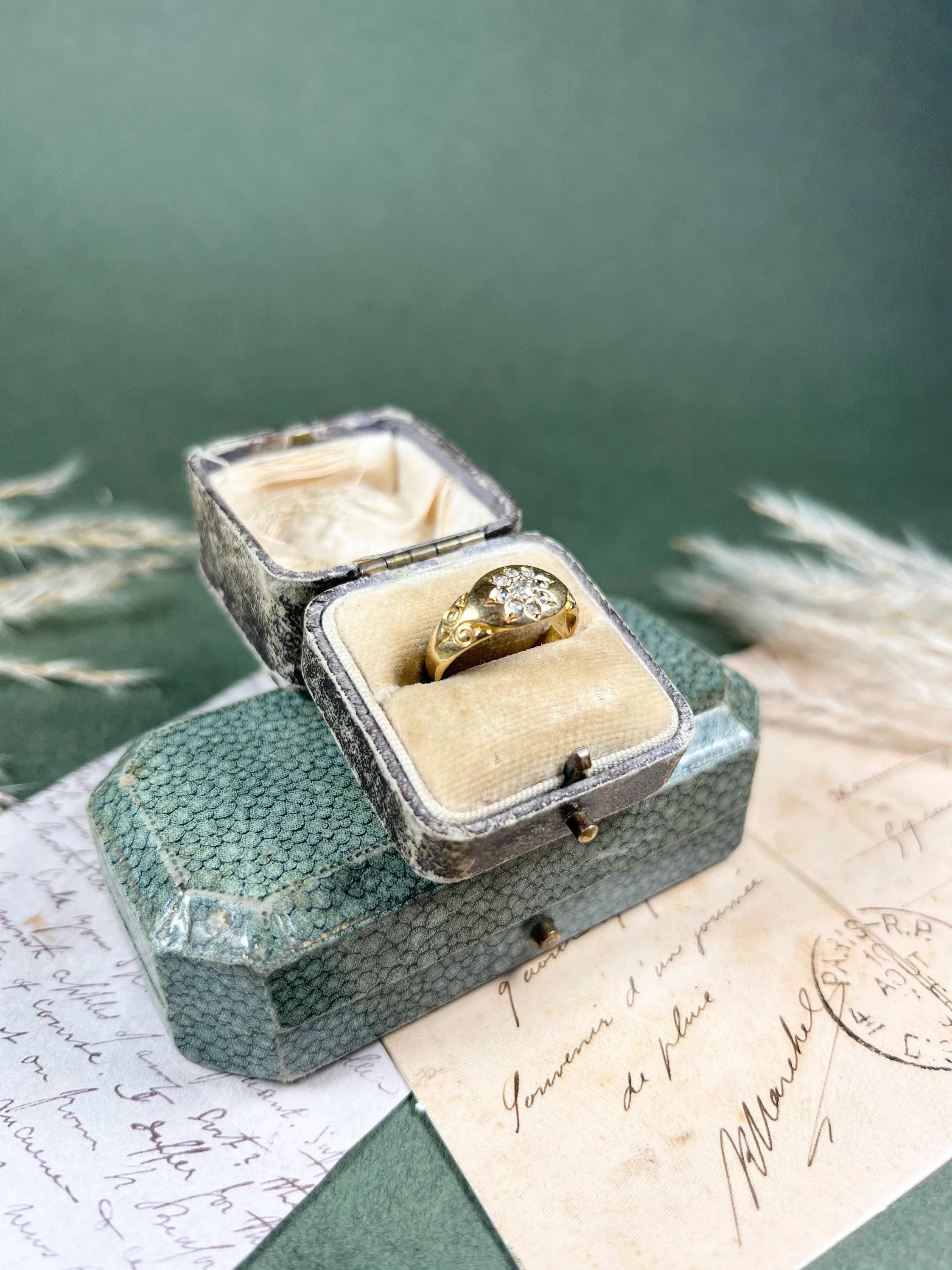Bague victorienne ancienne en or 18 carats avec diamants Bon état - En vente à Brighton, GB