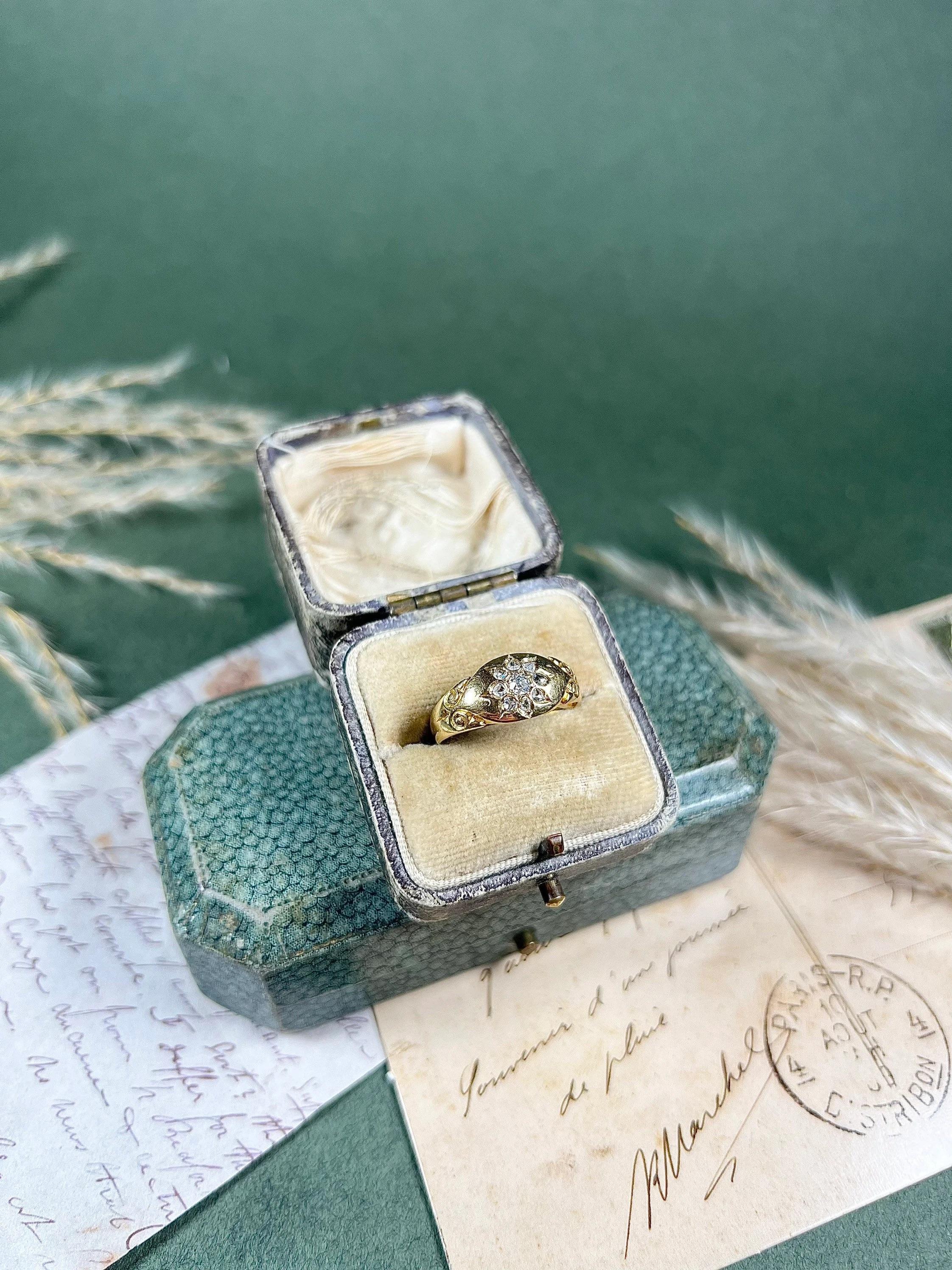 Bague victorienne ancienne en or 18 carats avec diamants en vente 3