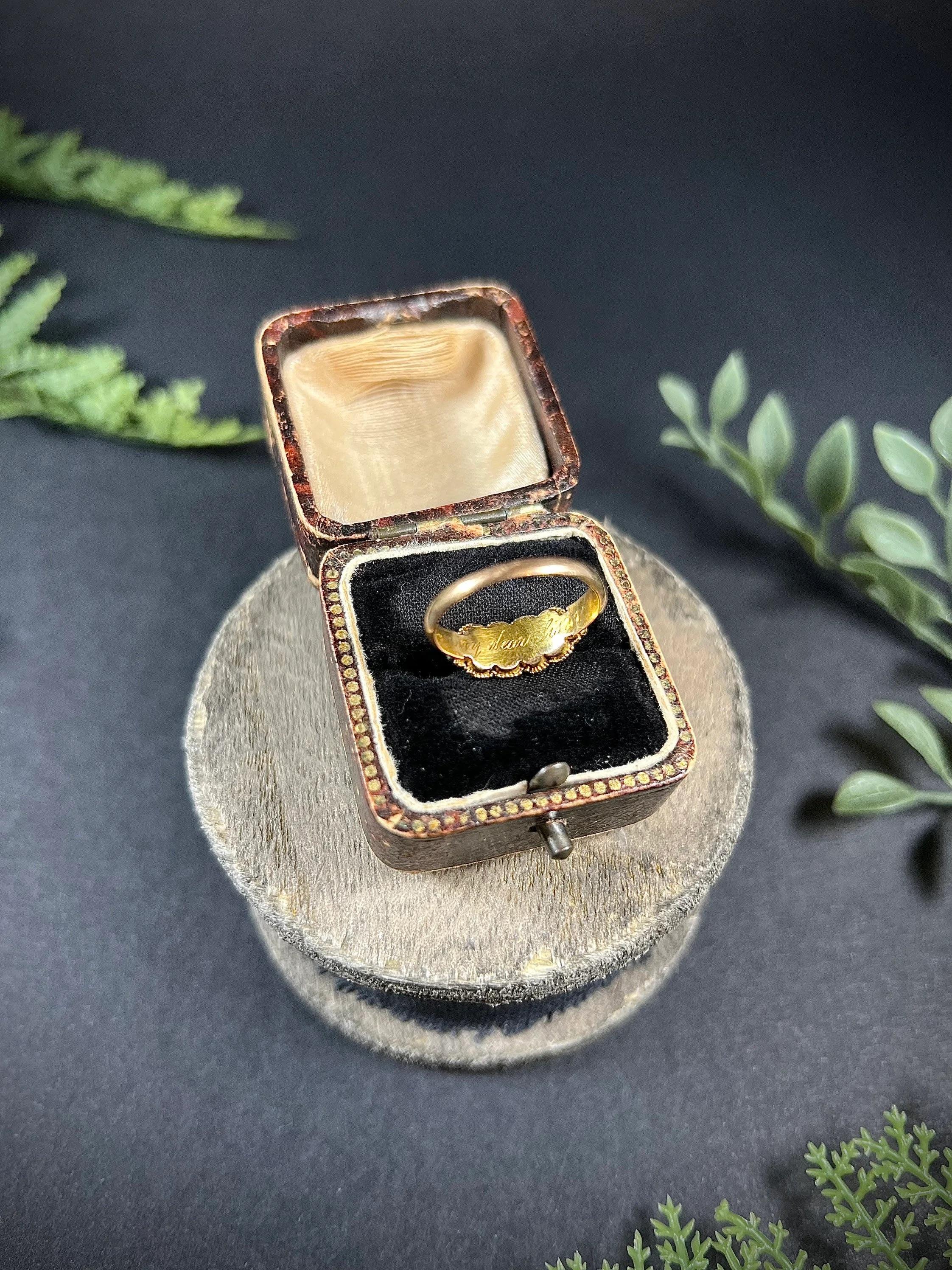 Antique 18ct Gold Victorian Emerald & Pearl Ring 4