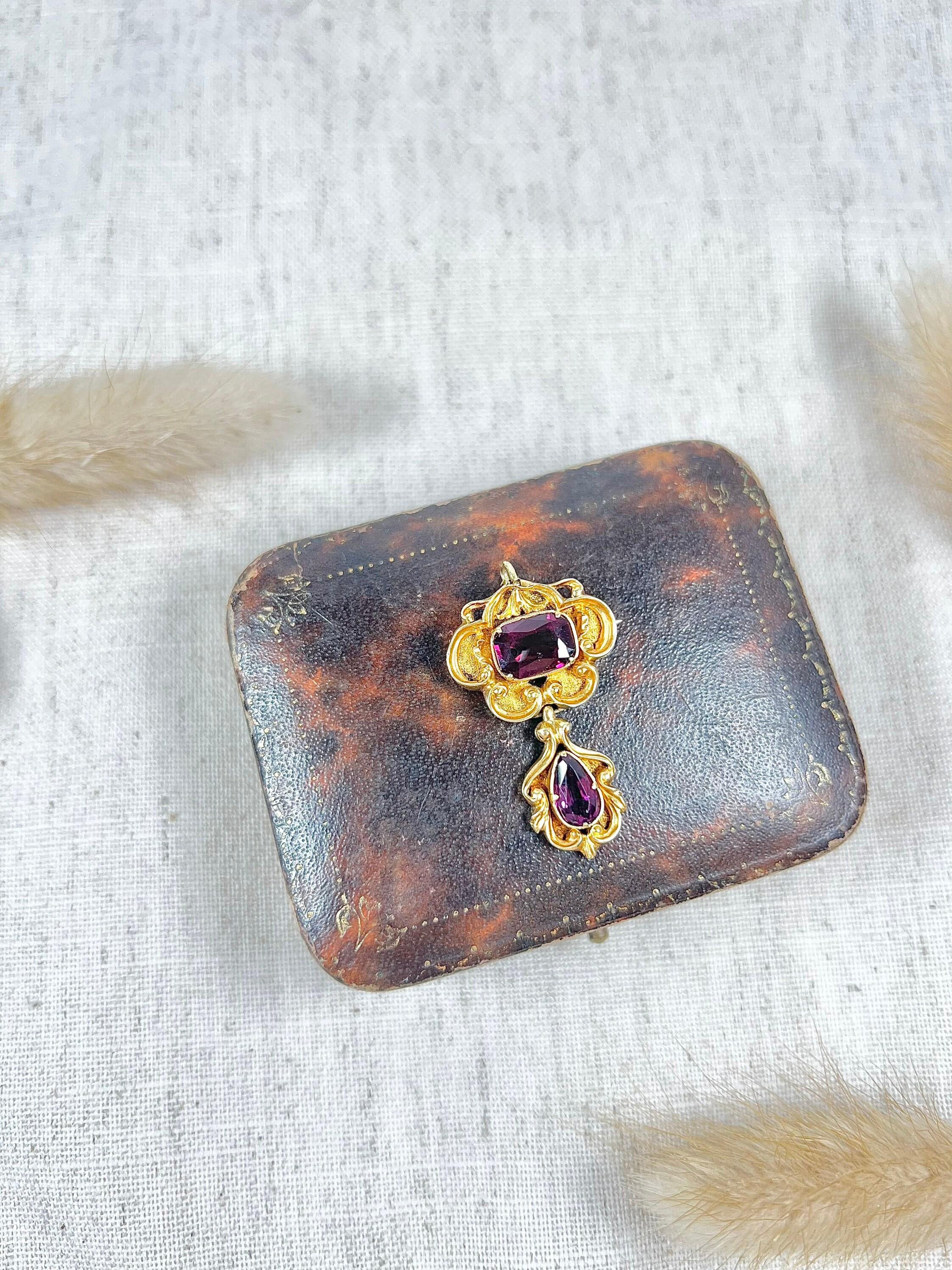 Mixed Cut Antique 18ct Gold Victorian Garnet Pendant / Brooch For Sale