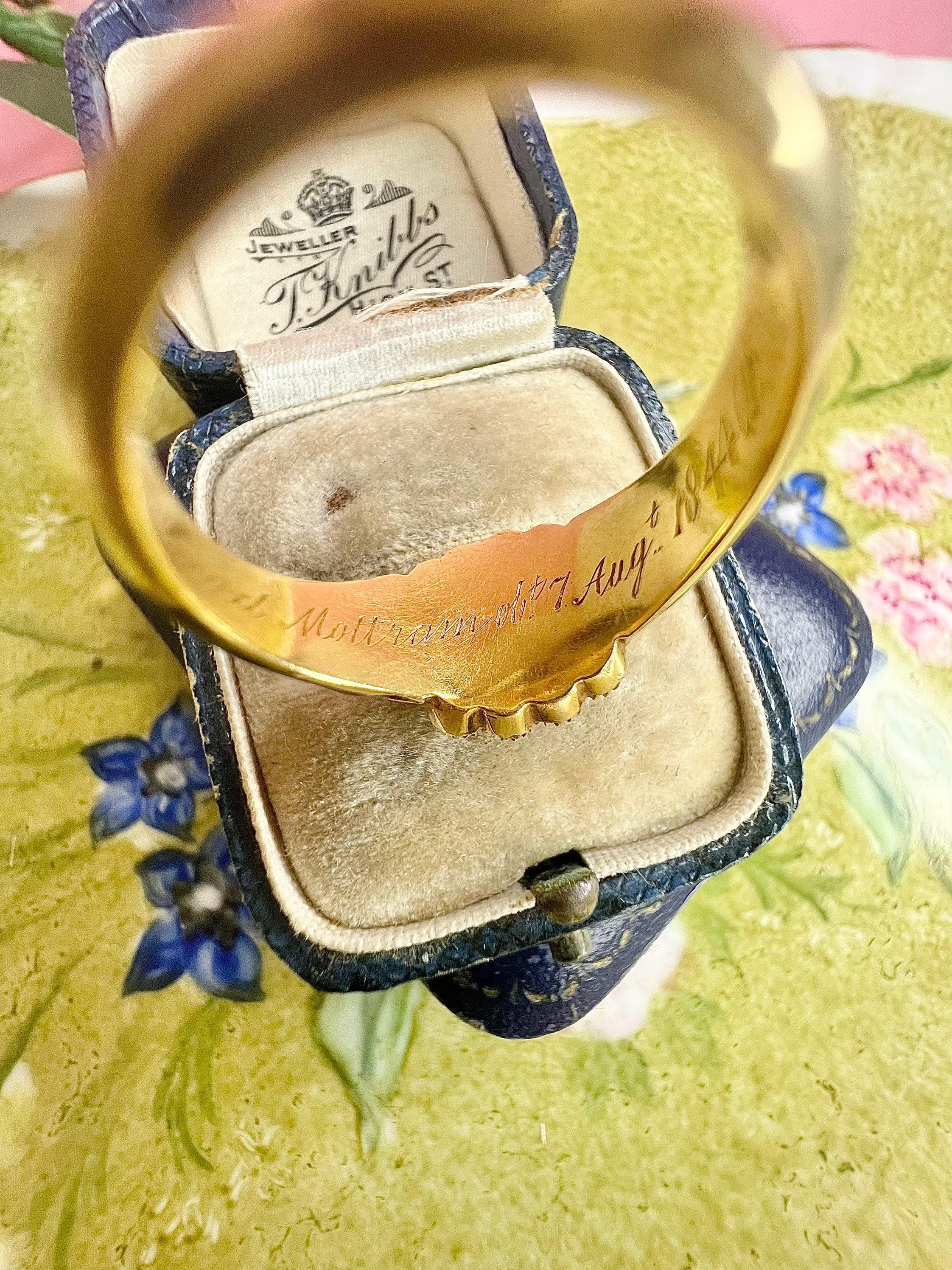 Women's or Men's Antique 18ct Gold Victorian cabachon Garnet Memorial Ring with Black Enamel  For Sale