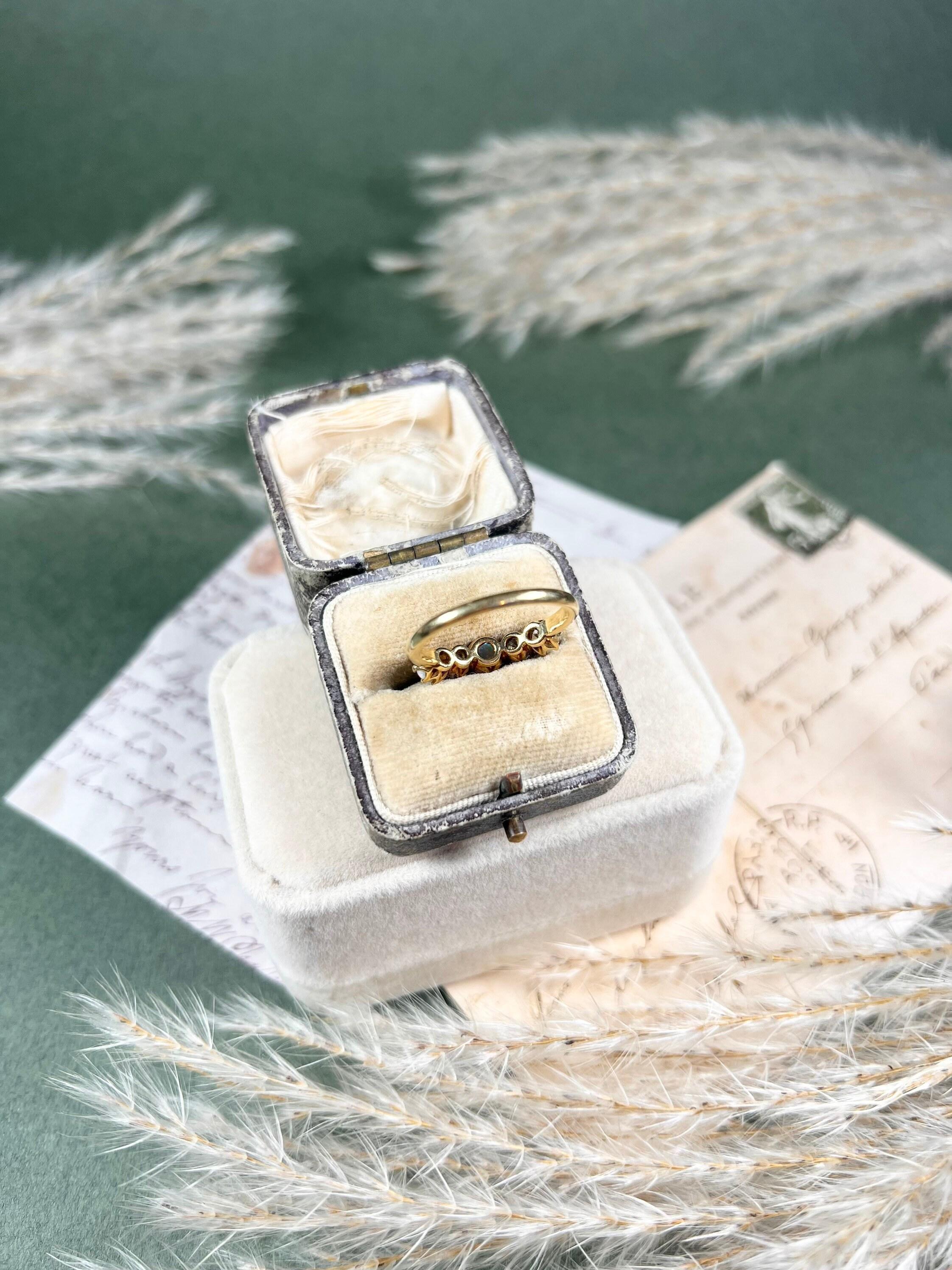 Bague victorienne ancienne en or 18 carats, opale et diamants en vente 1