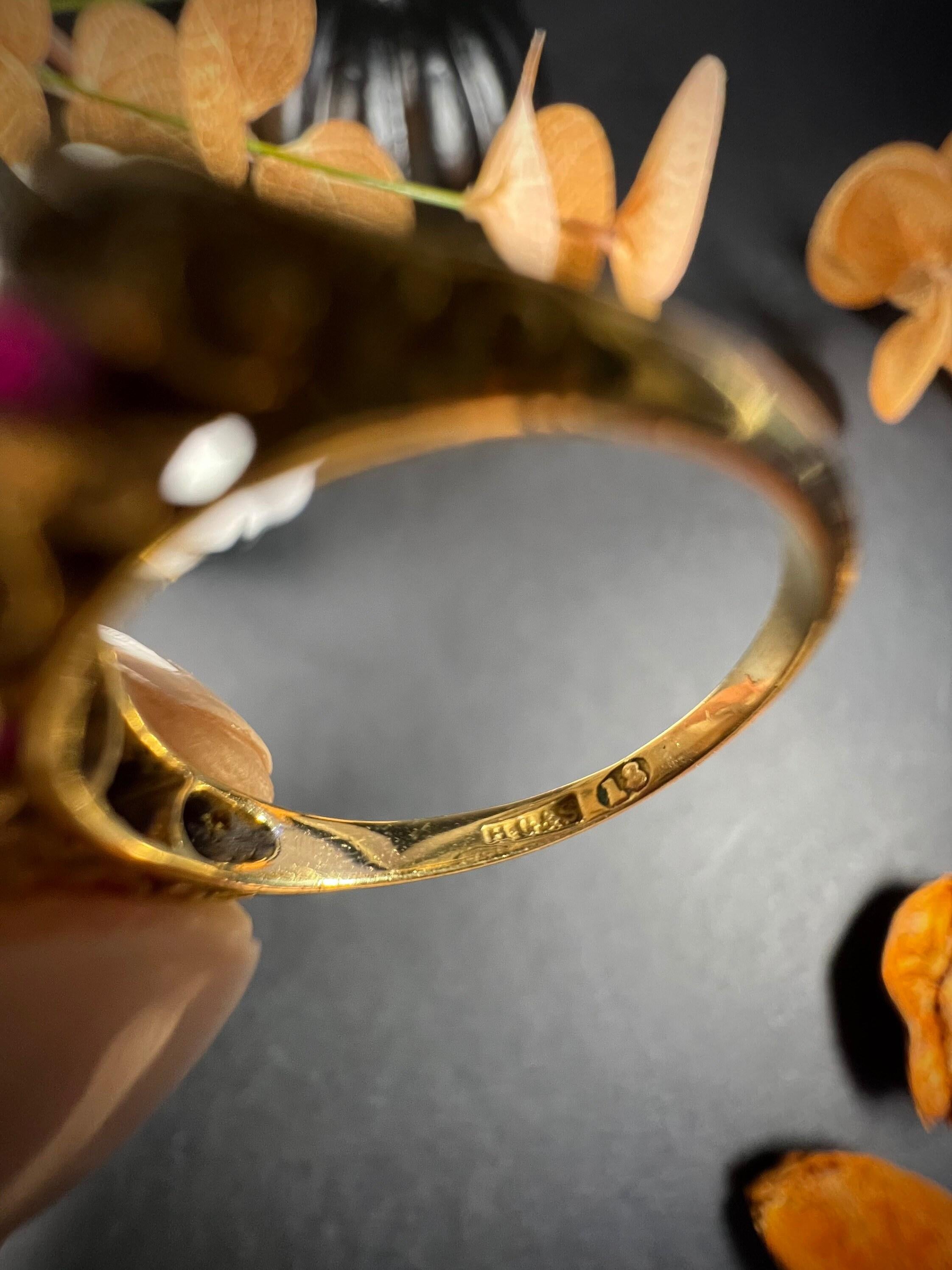 Bague victorienne ancienne en or 18 carats sculptée avec rubis et diamants en vente 5