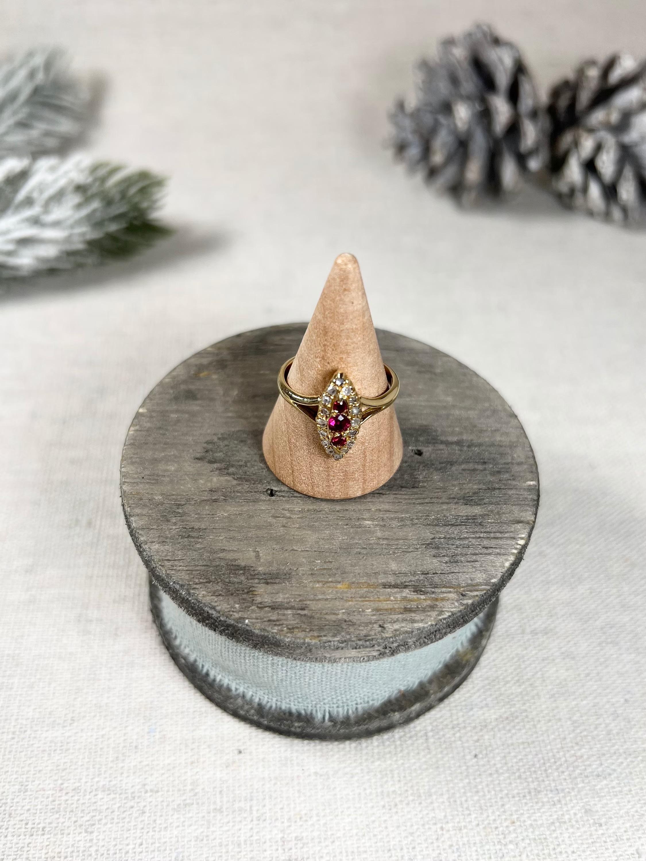 Antique 18ct Gold, Victorian Ruby & Diamond Marquise Navette Shaped Ring For Sale 3