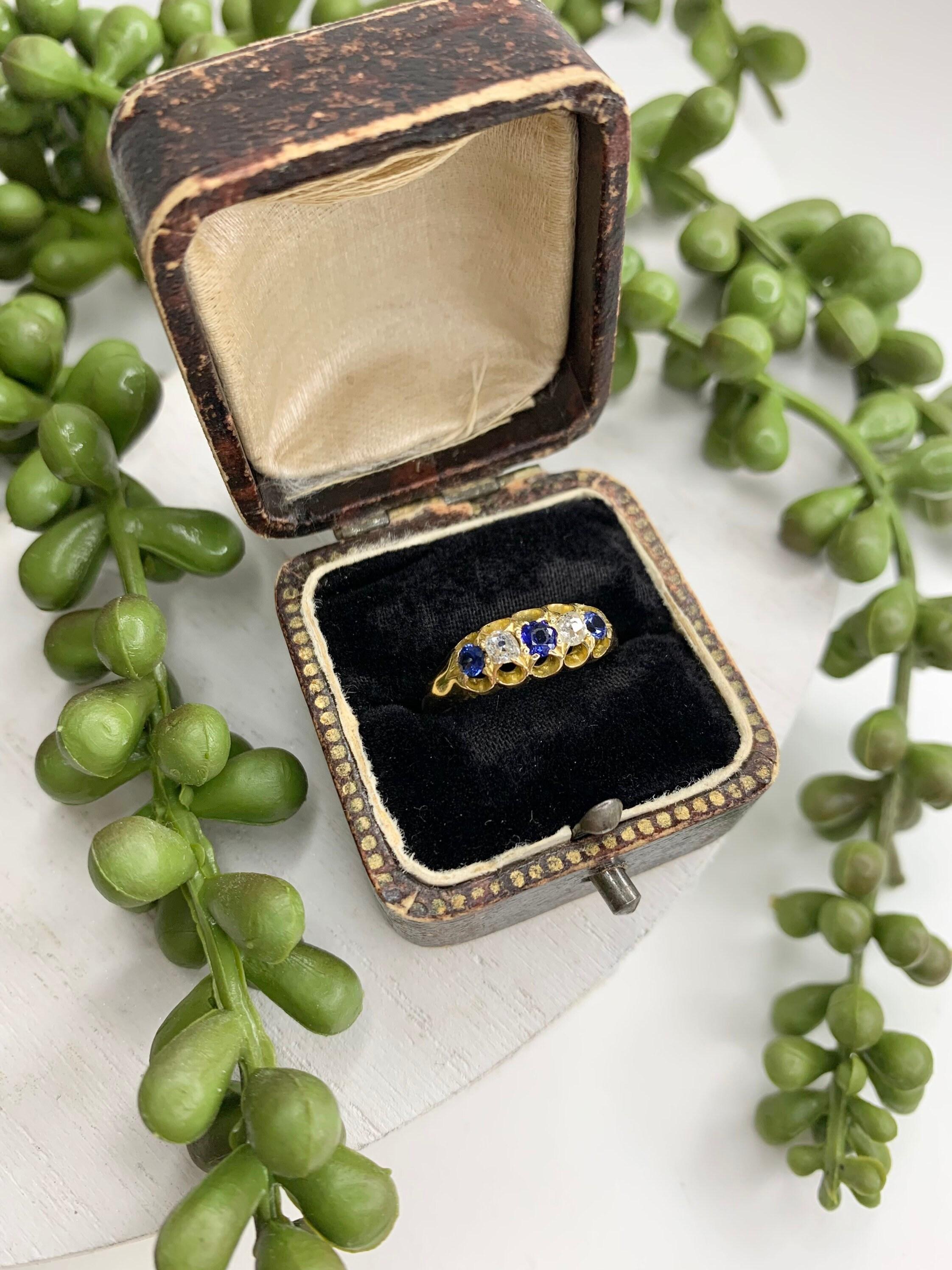Bague victorienne ancienne en or 18 carats, saphir et diamants en vente 2