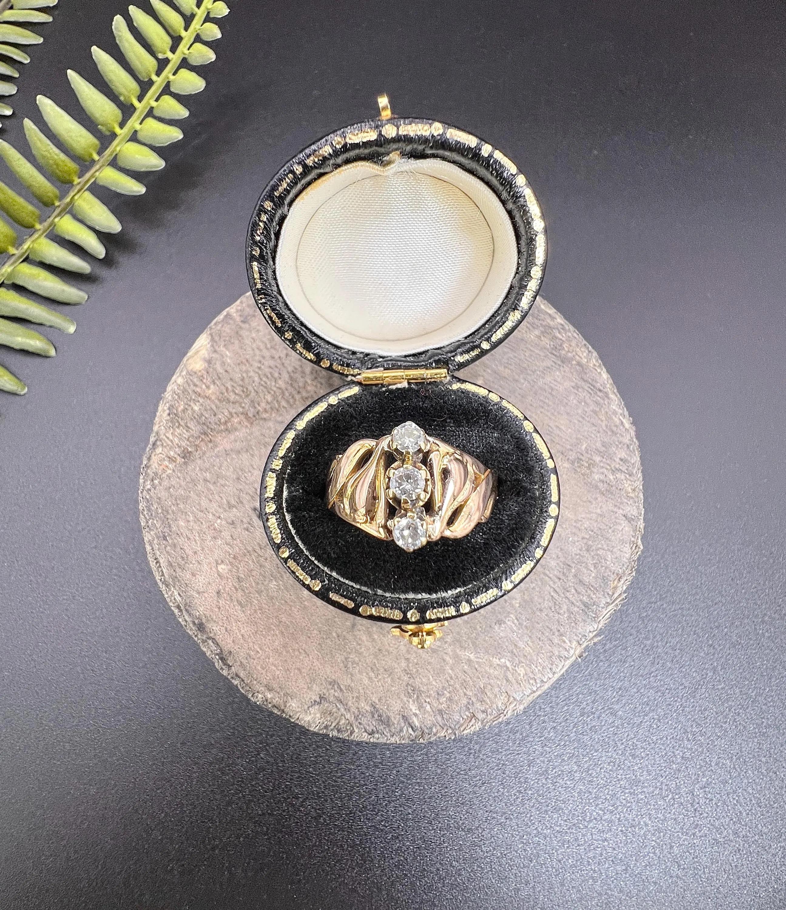 Antique 18ct Rose Gold, Art Nouveau Three Stone Diamond Ring For Sale 5