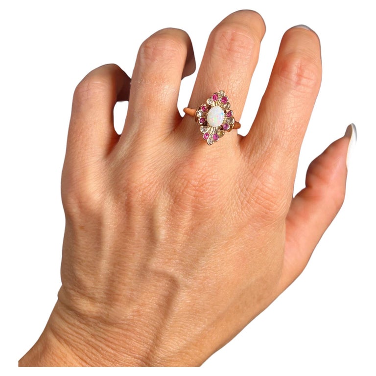 Bague victorienne ancienne en or rose 18ct avec opale, rubis et