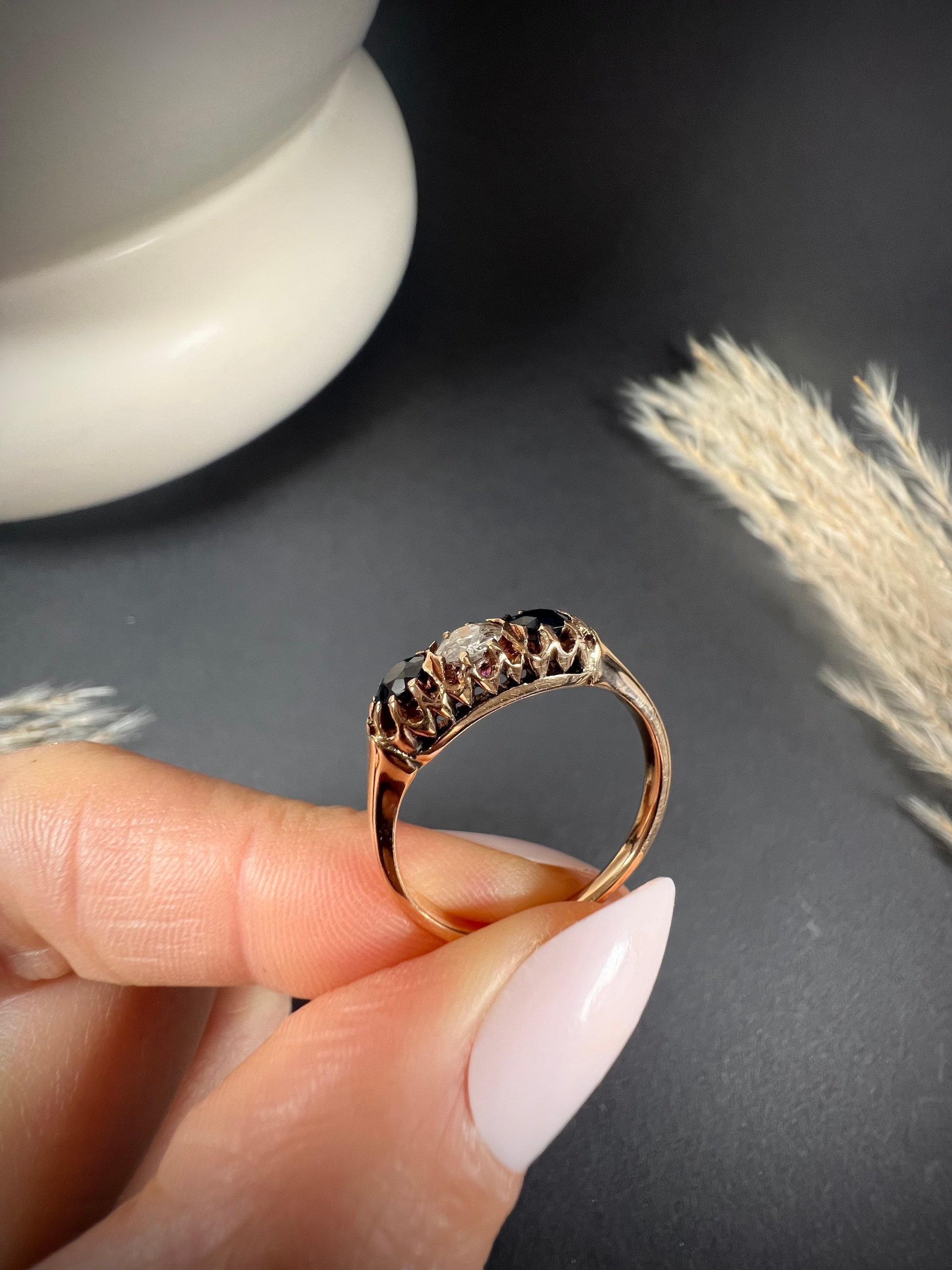 Antique 18ct Rose Gold Victorian Sapphire & Diamond Three Stone Ring For Sale 1