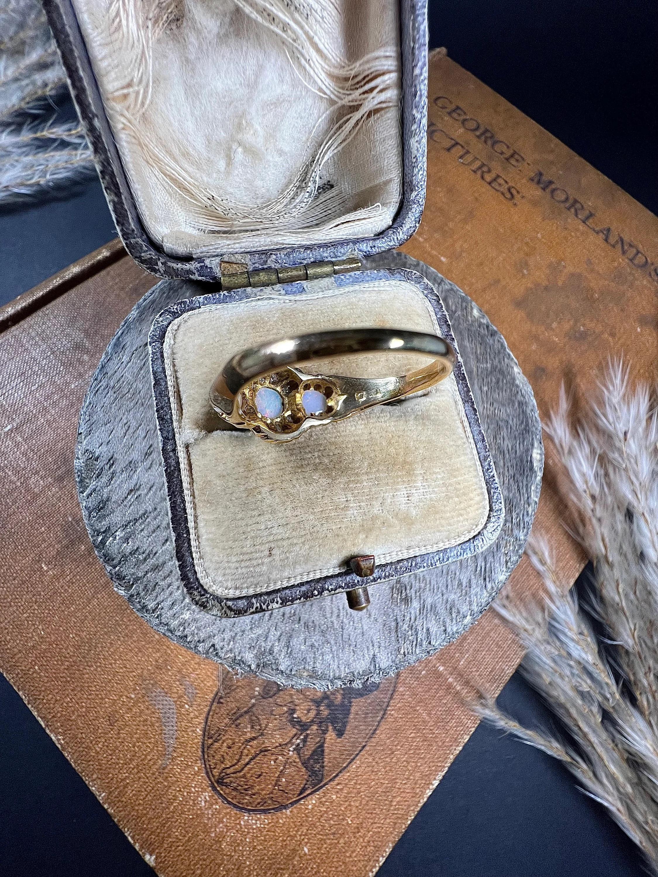 Antique 18ct Victorian Opal & Diamond Ring For Sale 5