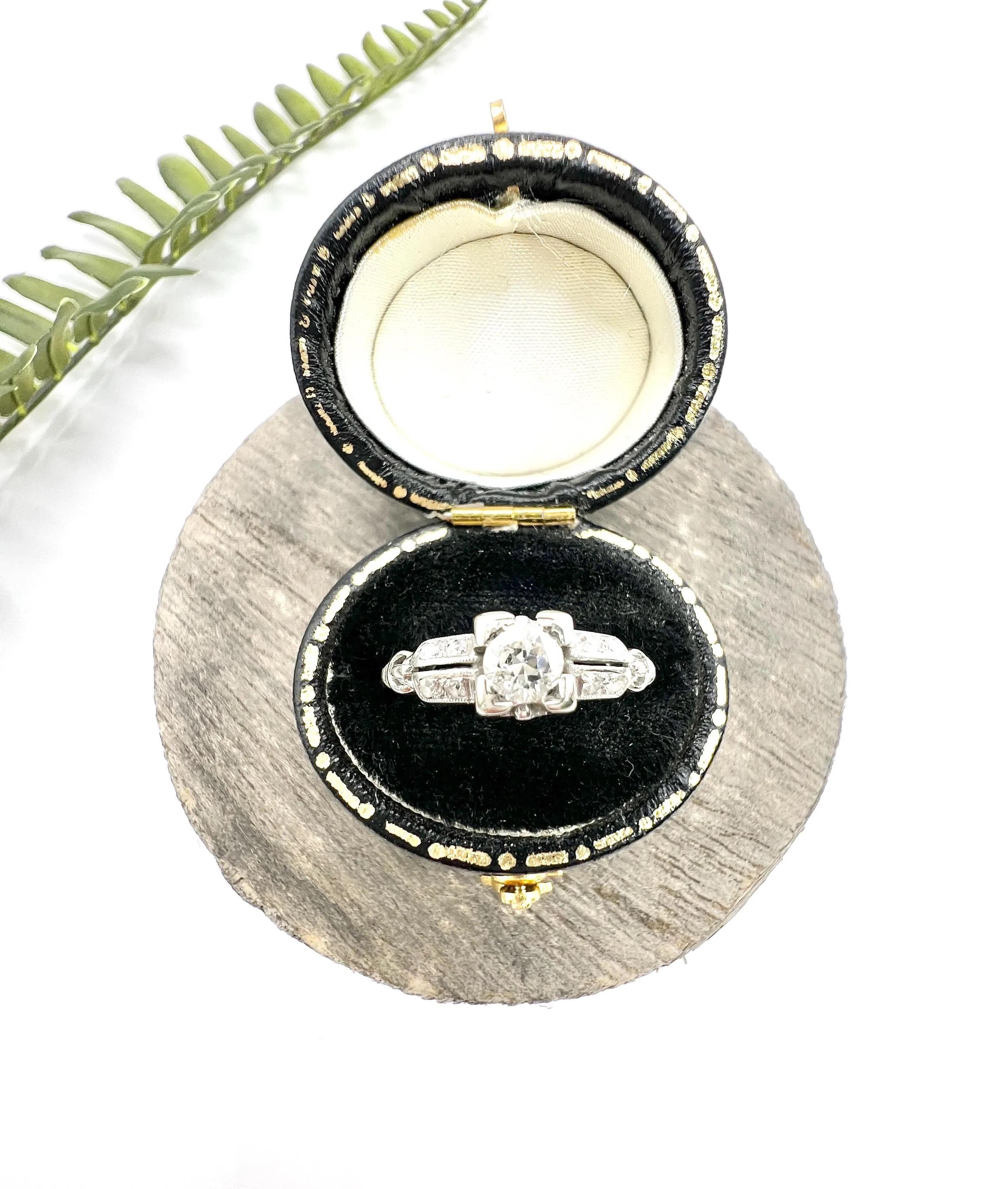 Brilliant Cut Antique 18ct White Gold, 0.20ct Diamond Ring with Diamond Shoulders For Sale