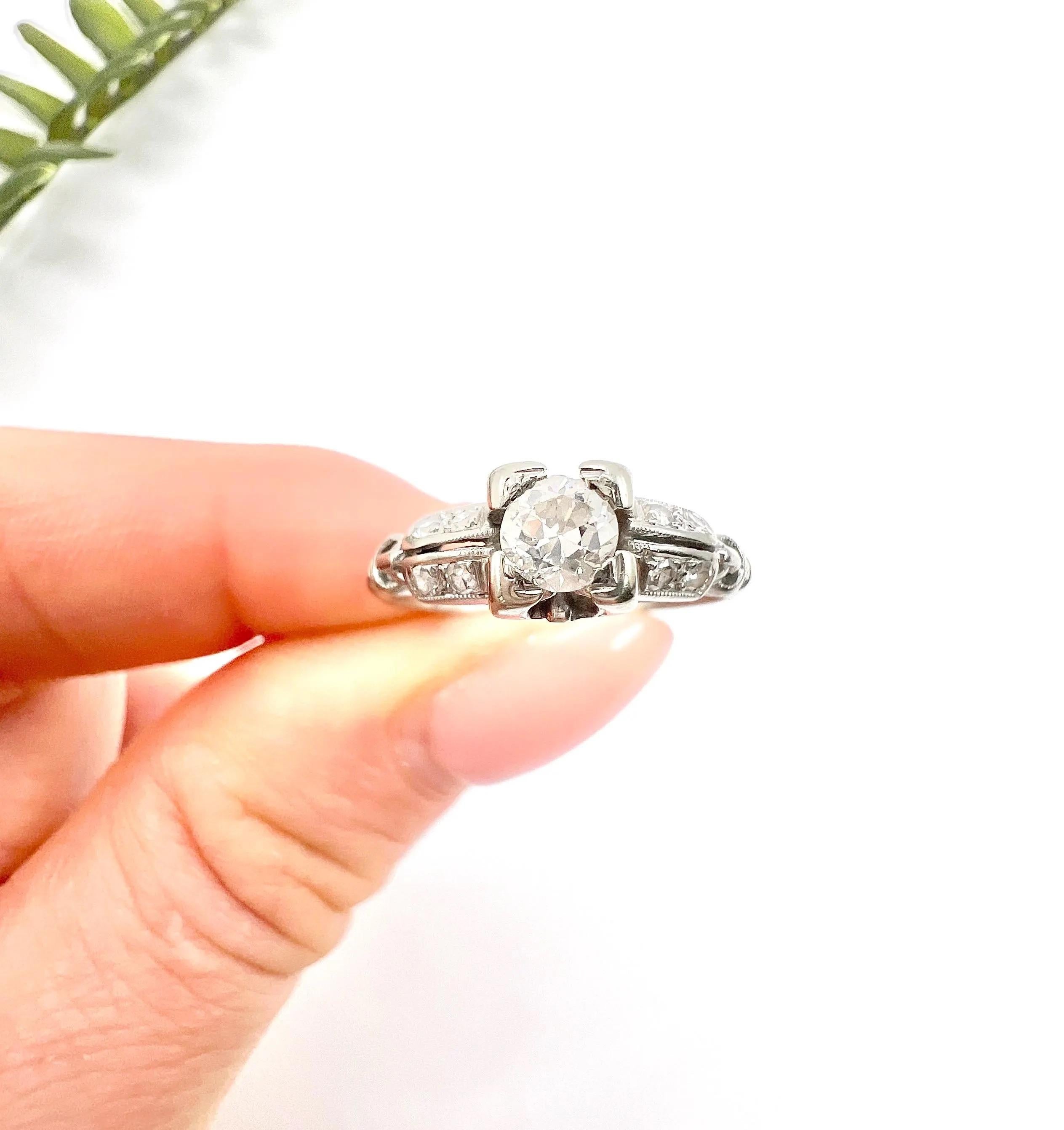 Antique 18ct White Gold, 0.20ct Diamond Ring with Diamond Shoulders For Sale 2
