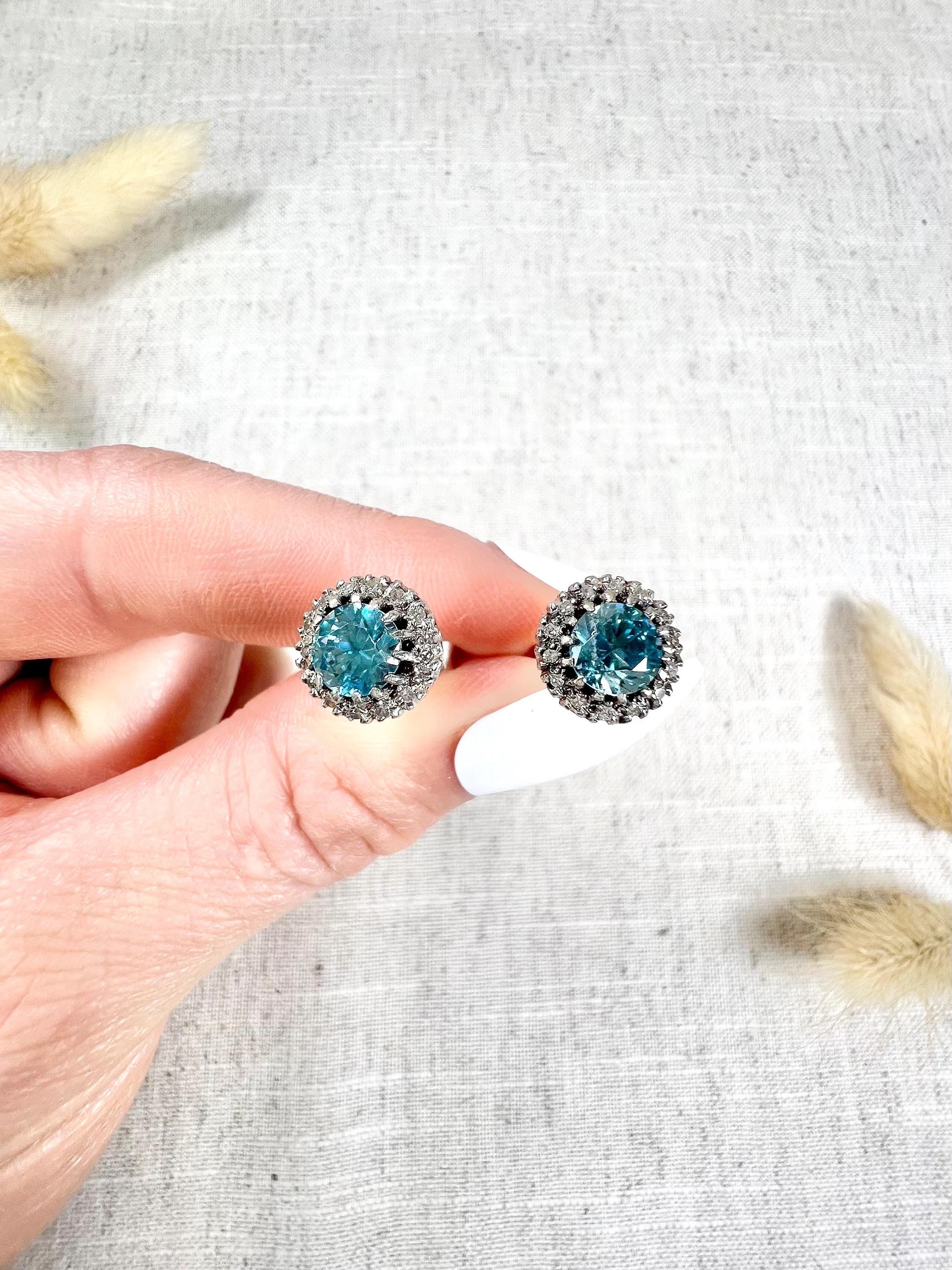 Antique 18ct White Gold, 1920s Faceted Zircon & Diamond Cluster Stud Earrings For Sale 5