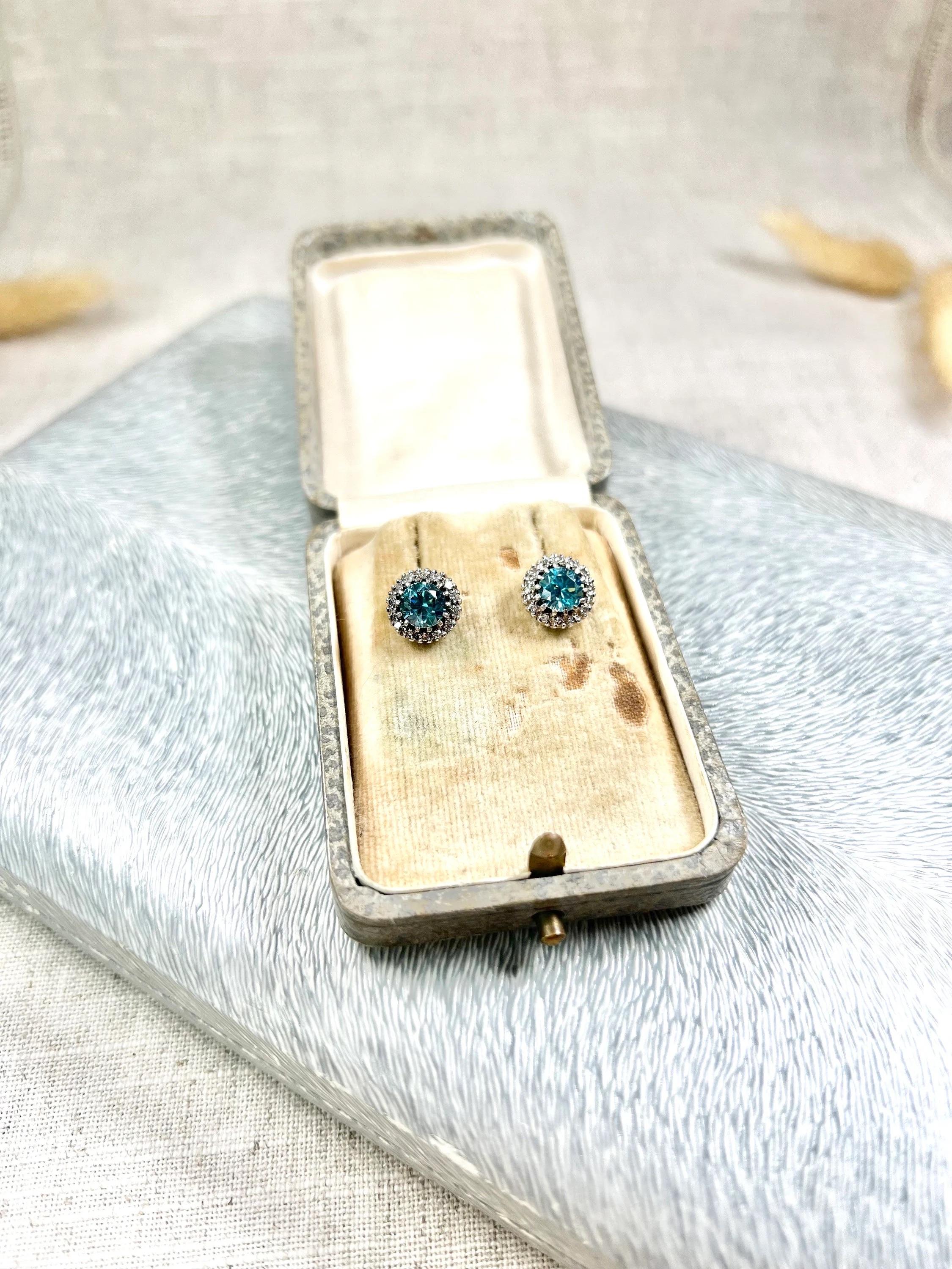 Antique 18ct White Gold, 1920s Faceted Zircon & Diamond Cluster Stud Earrings For Sale 2