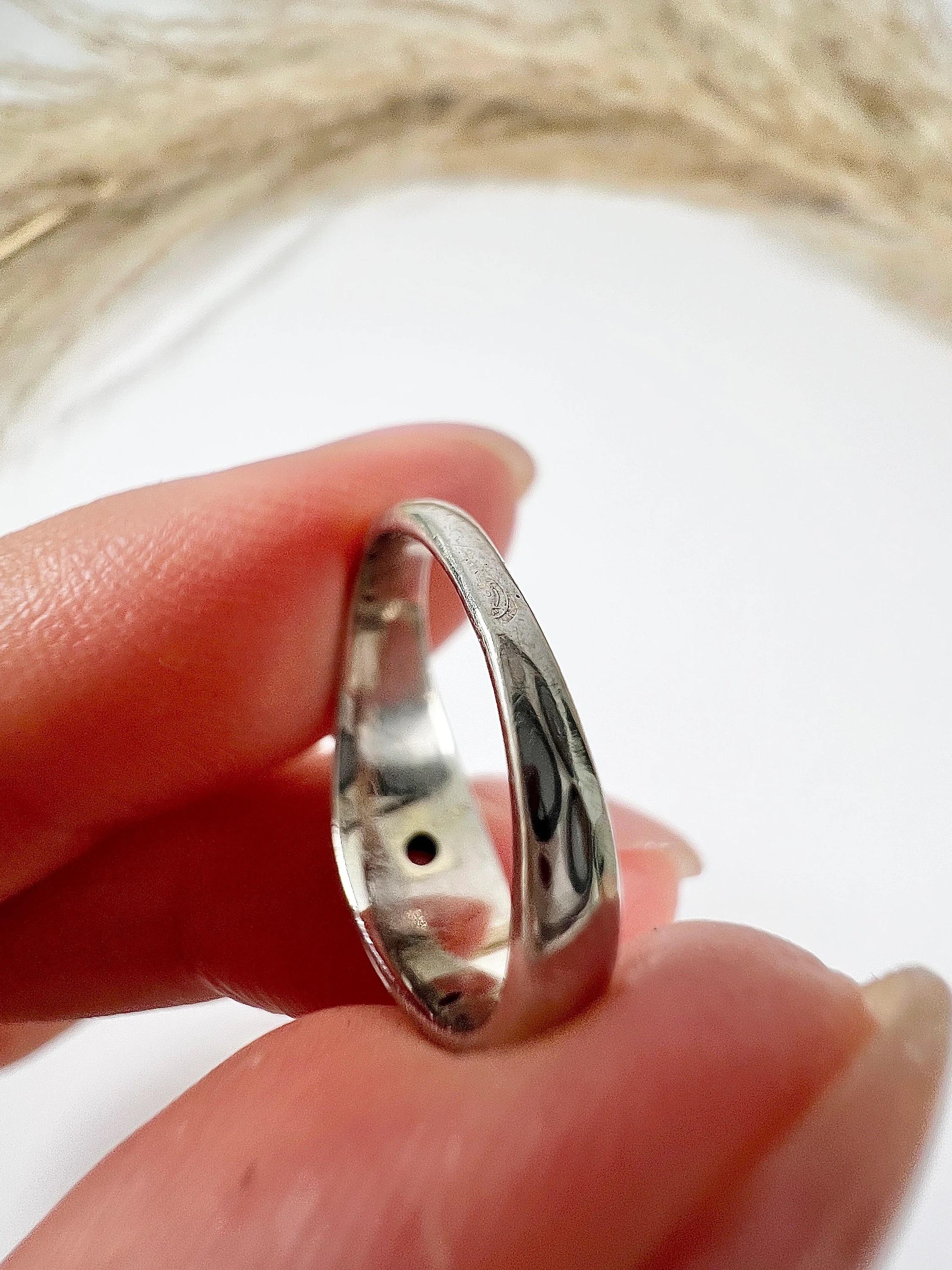 Antique 18ct White Gold, 1920s French Stamped, Dome Shaped Diamond Band Ring For Sale 3
