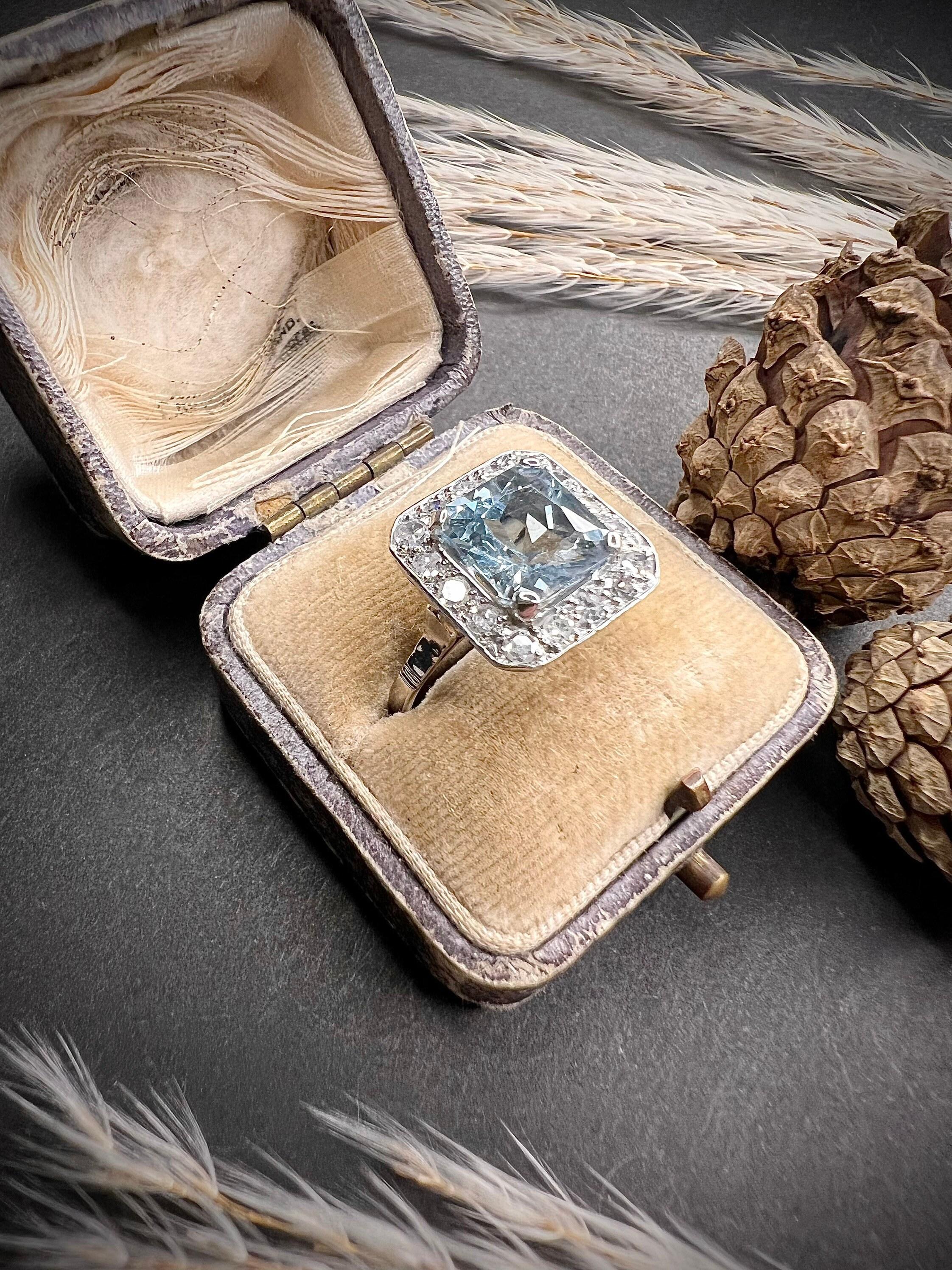 Antique 18ct White Gold 1920’s Square Cut Aquamarine & Diamond Ring For Sale 5