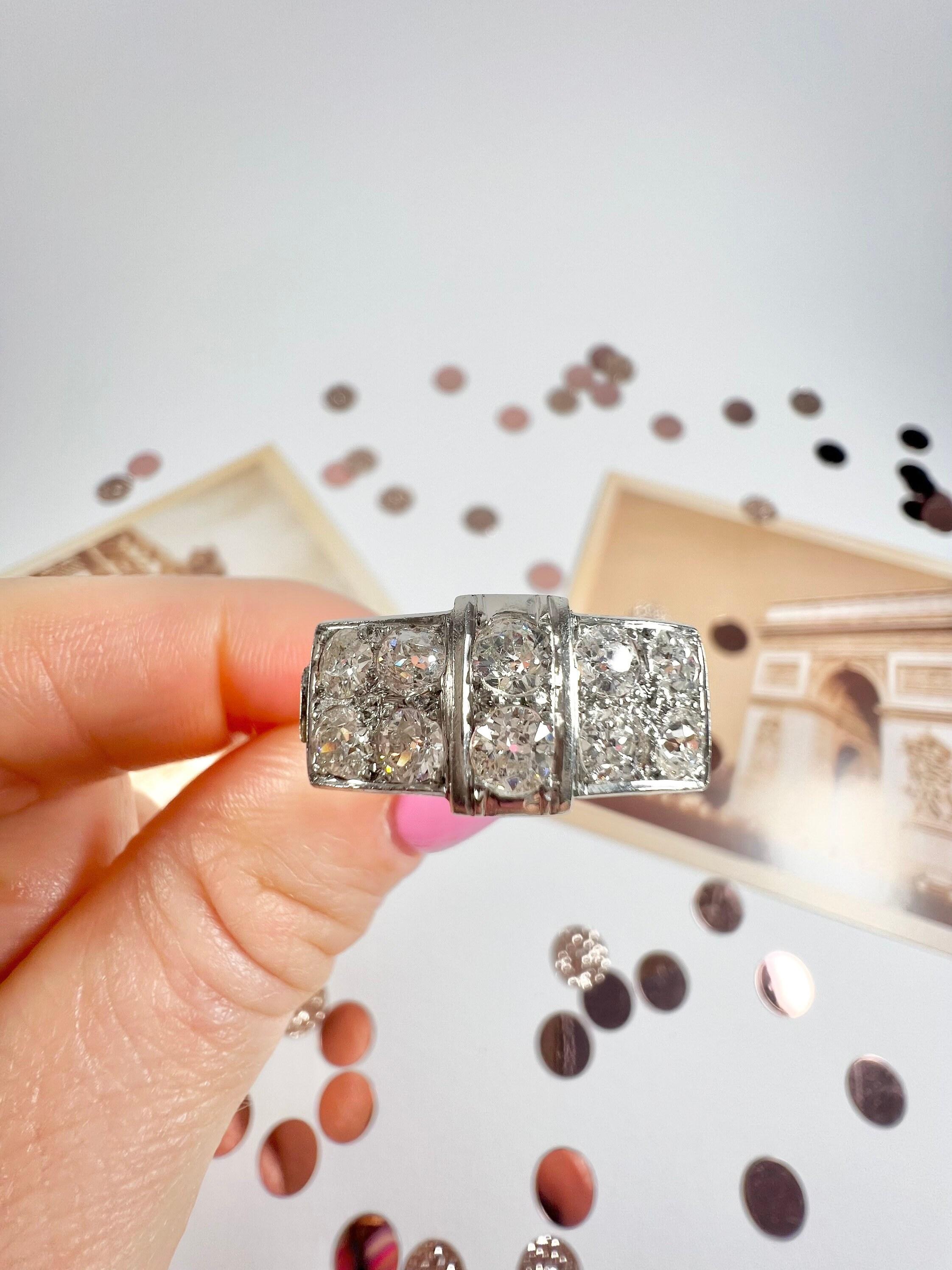 Women's or Men's Antique 18ct White Gold Art Deco Diamond Ring For Sale