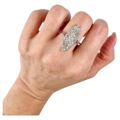 Antiker Statement-Ring aus 18 Karat Weißgold, edwardianischer Diamant, Marquise/Navette