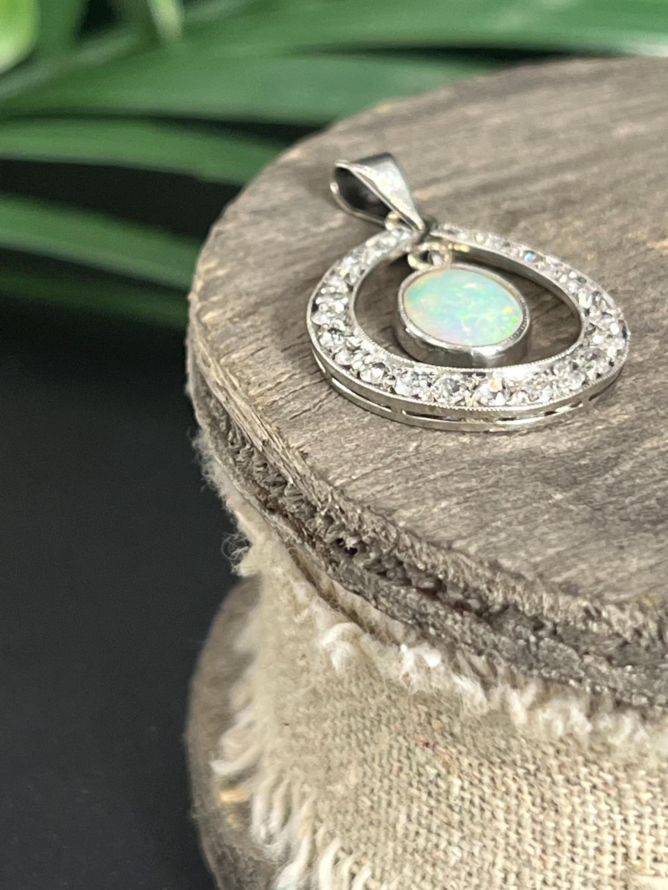 Antique 18ct White Gold Edwardian Opal & Diamond Pendant For Sale 3
