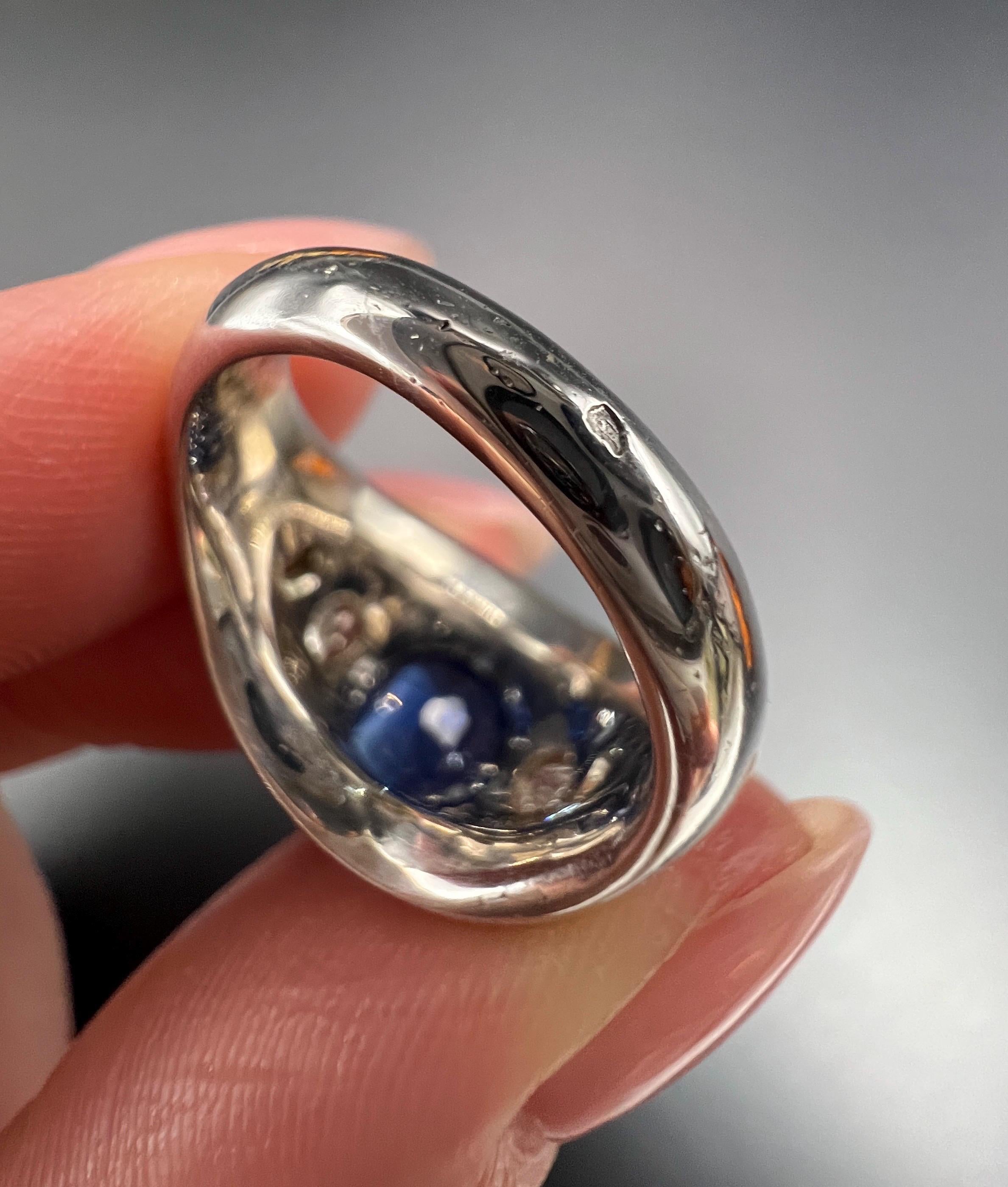 Antique 18ct White Gold French Stamped, 1920s Sapphire and Diamond Bombe Ring For Sale 5