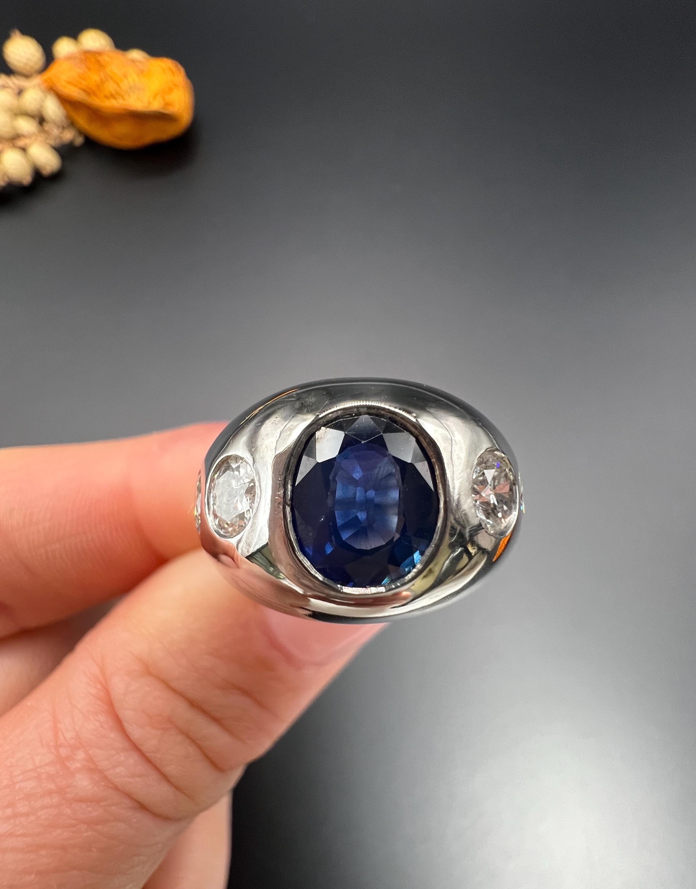 Antique 18ct White Gold French Stamped, 1920s Sapphire and Diamond Bombe Ring For Sale 1